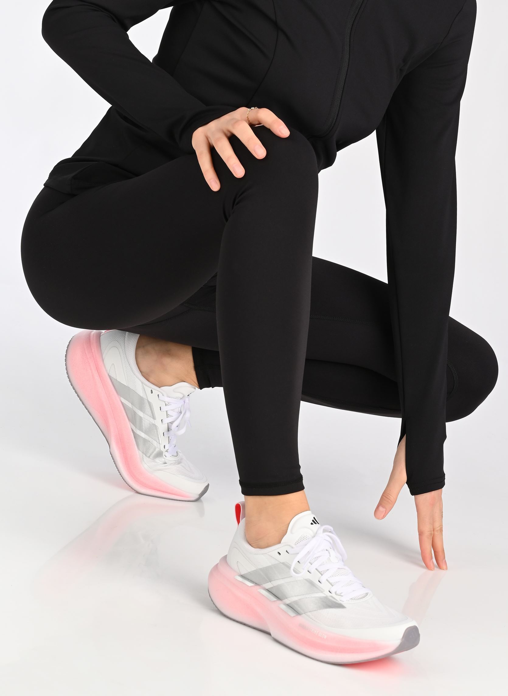 Sportschoenen Supernova Glide W dames wit adidas performance Sportschoenen Supernova Glide W dames wit FTWWHT/SILVMT/LUCRED