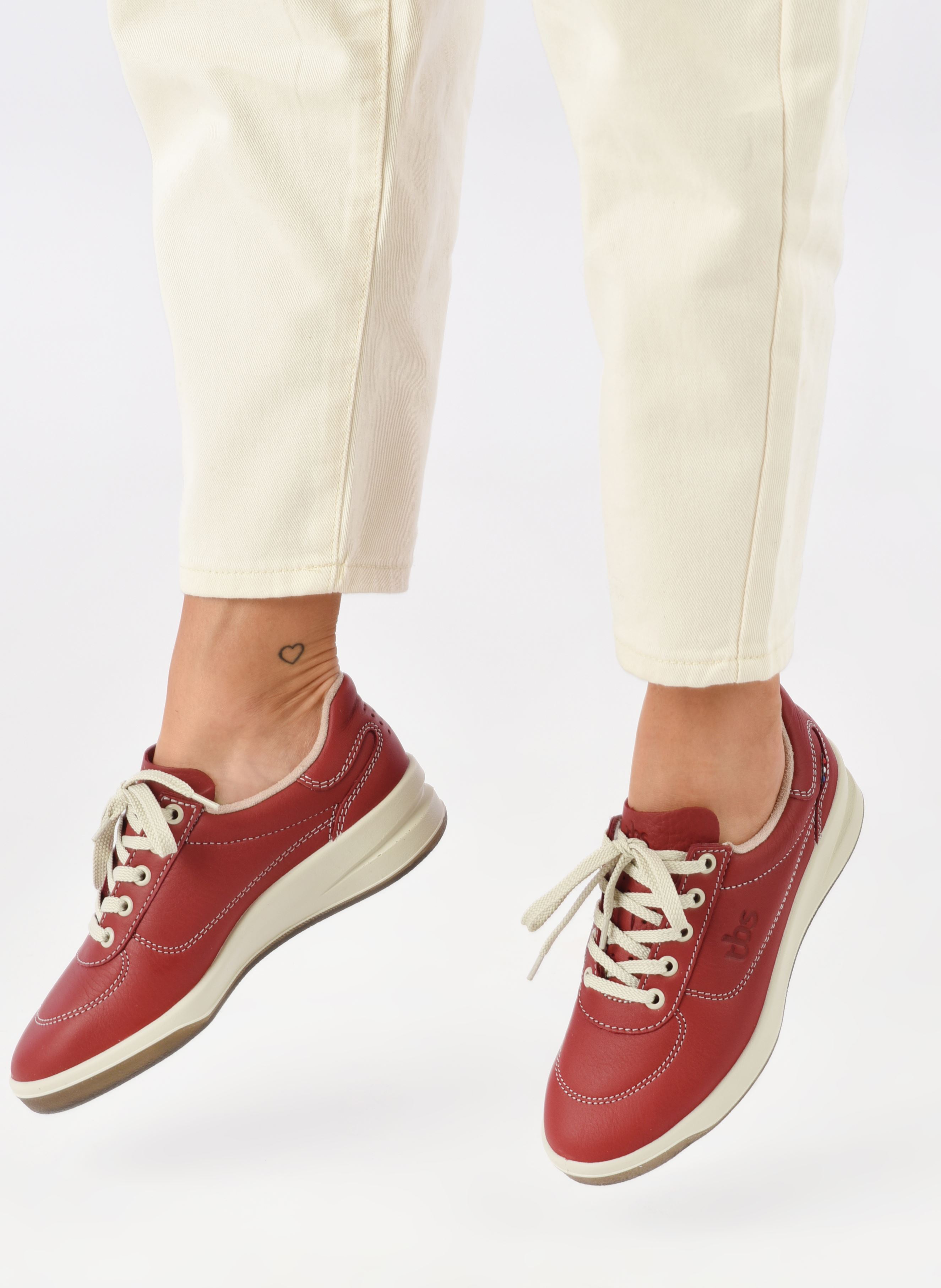 Niedrige Sneaker Brandy 2 damen rot TBS Made in France Niedrige Sneaker Brandy 2 damen rot SYNAGOT