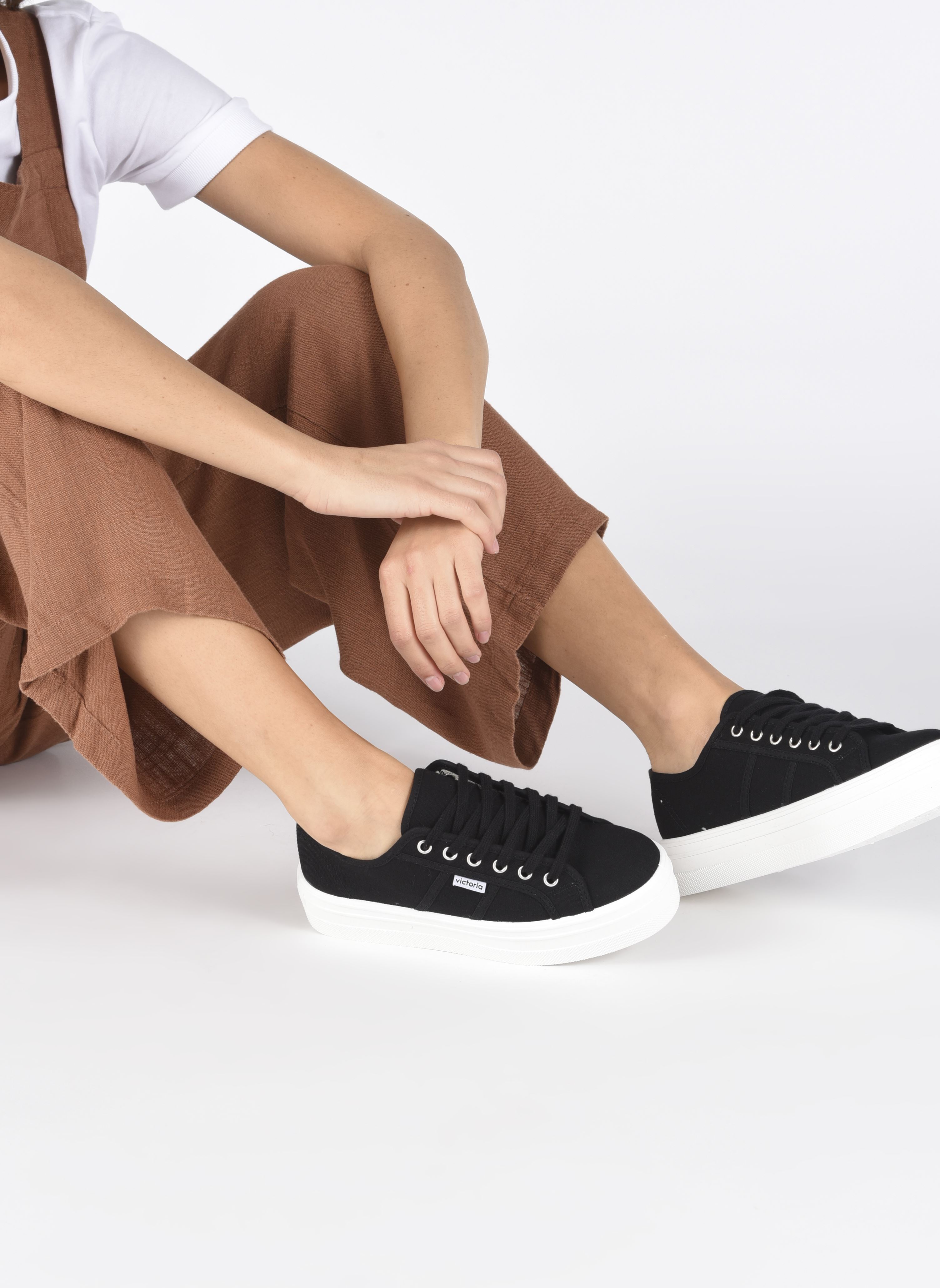 Baskets basses Barcelona Lona Platforma W femme noir Victoria Baskets basses Barcelona Lona Platforma W femme noir Negro 2