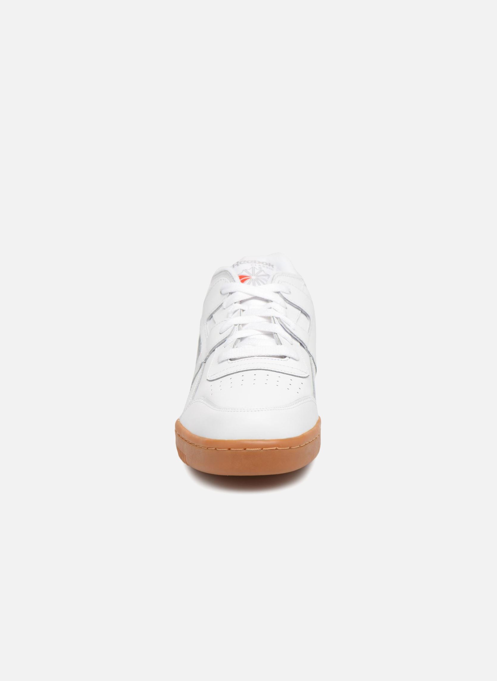 Baskets basses Workout Plus homme blanc Reebok Baskets basses Workout Plus homme blanc WhiteCarbonClassic RedReebok R