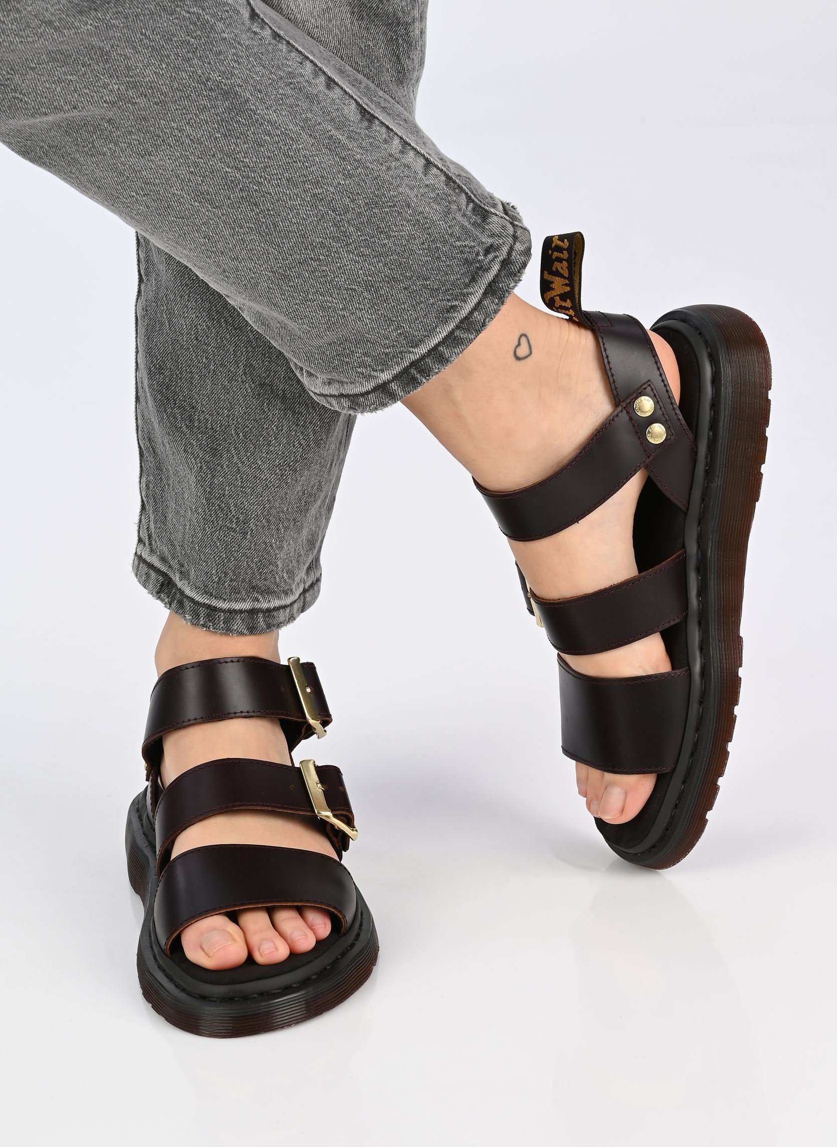 Sandales compensées et plateformes Gryphon femme marron Dr. Martens Sandales compensées et plateformes Gryphon femme marron CHARRO ATLAS