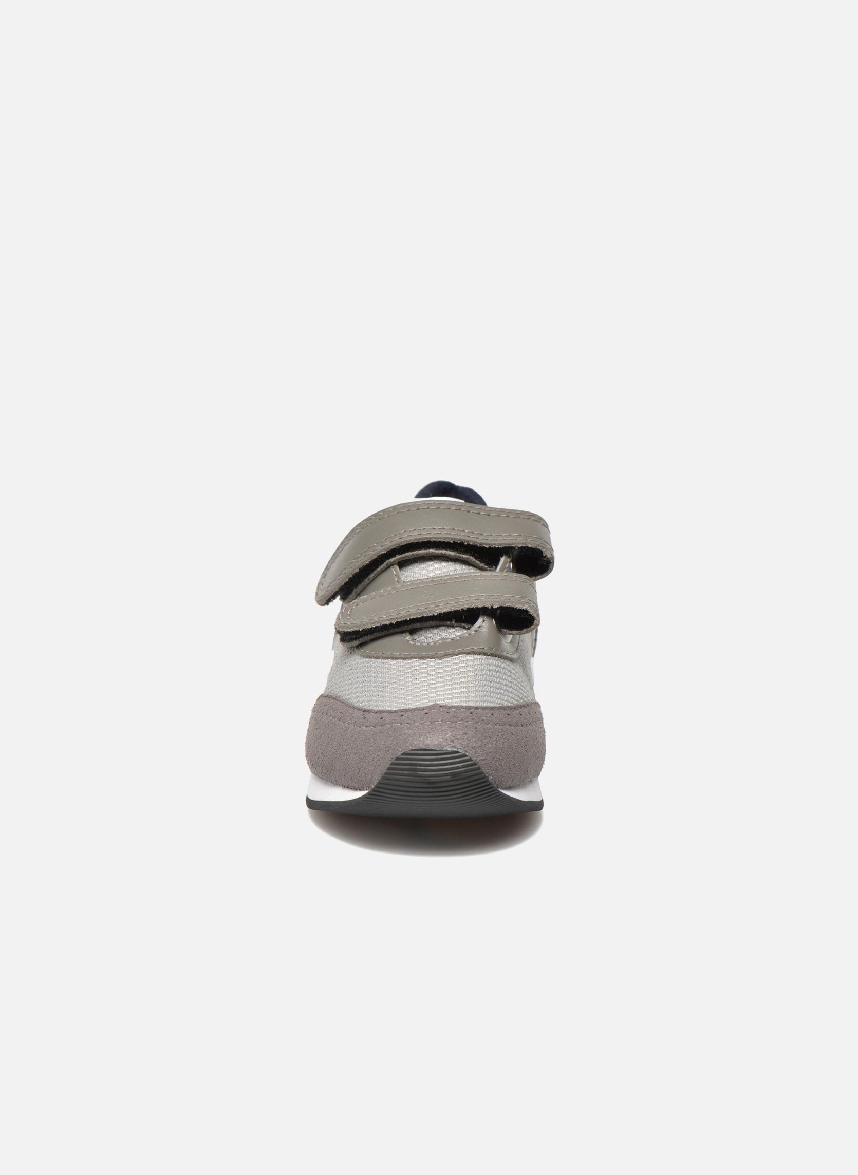 Baskets basses ARCADE SMALL B MESH VELCRO garçon gris Veja Baskets basses ARCADE SMALL B MESH VELCRO garçon gris Silver Grey White