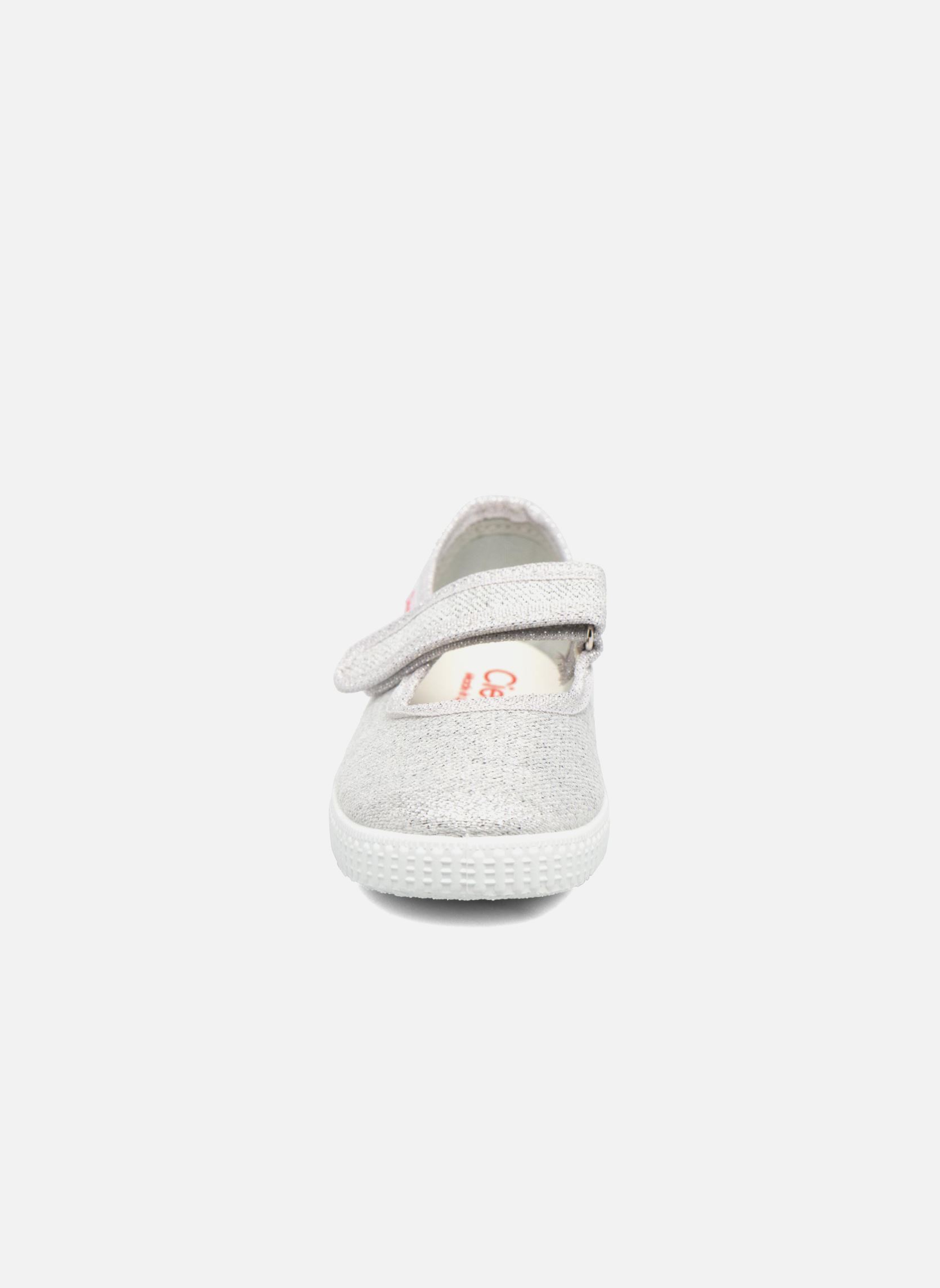 Niedrige Sneaker Darwina mädchen silber Cienta Niedrige Sneaker Darwina mädchen silber ARGENT-01326