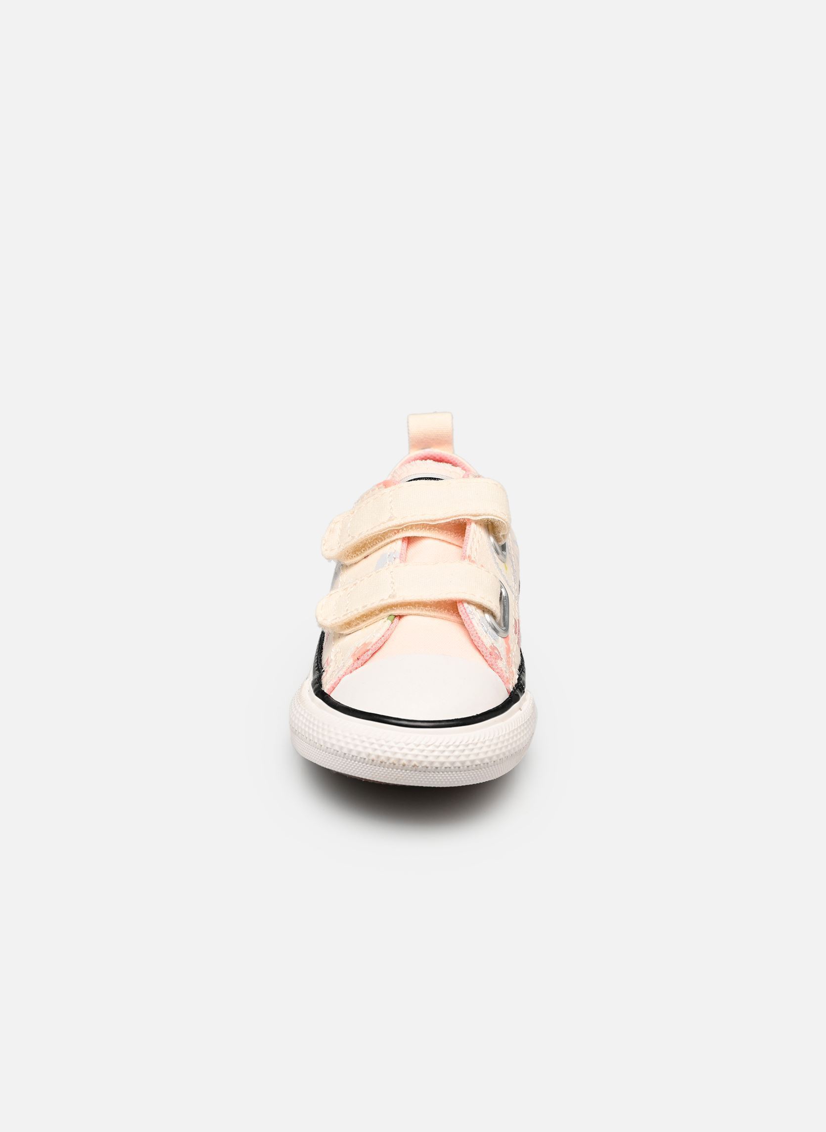 Niedrige Sneaker Chuck Taylor All Star 2V Ox weiß Converse Niedrige Sneaker Chuck Taylor All Star 2V Ox weiß EGRET/OK BLOOMER/WHITE