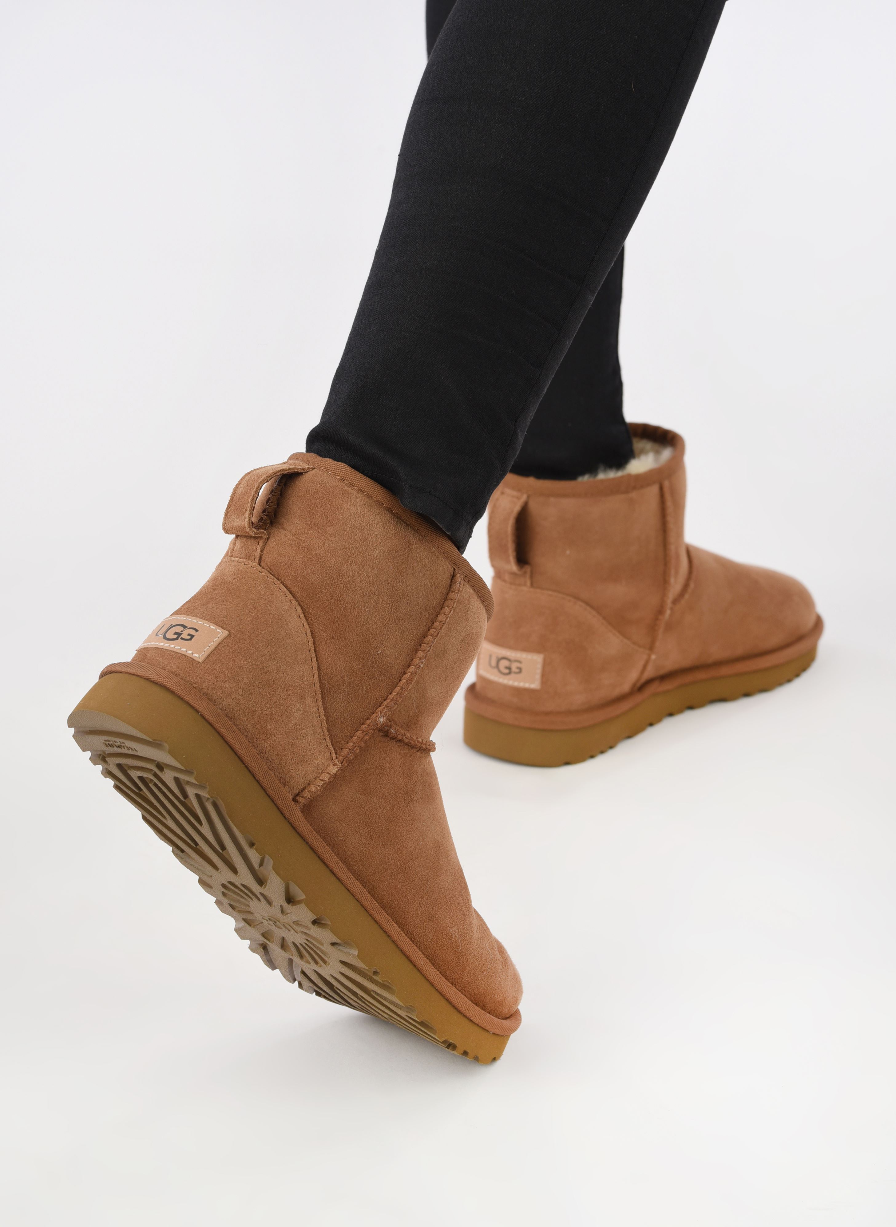 Gefütterte Stiefeletten W Classic Mini II damen braun UGG Gefütterte Stiefeletten W Classic Mini II damen braun CHESTNUT
