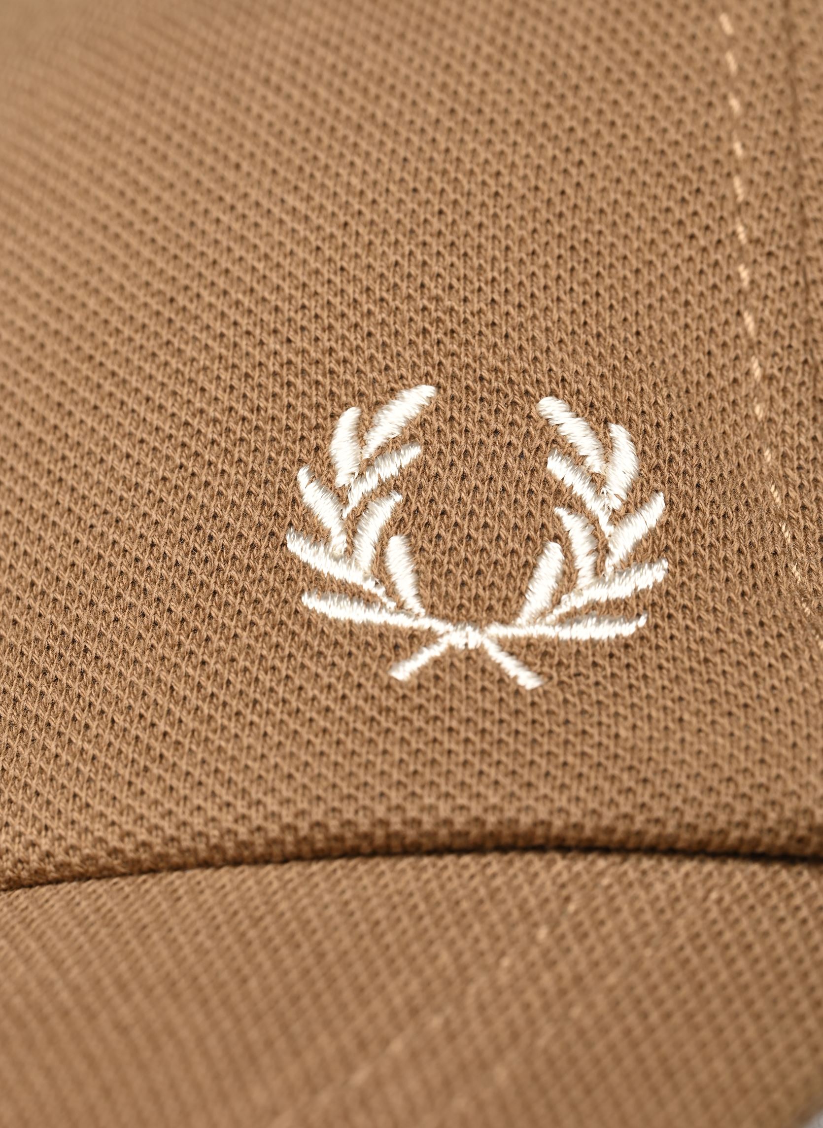 Casquettes Pique Classic Cap beige Fred Perry Casquettes Pique Classic Cap beige SHADED STN/ECRU
