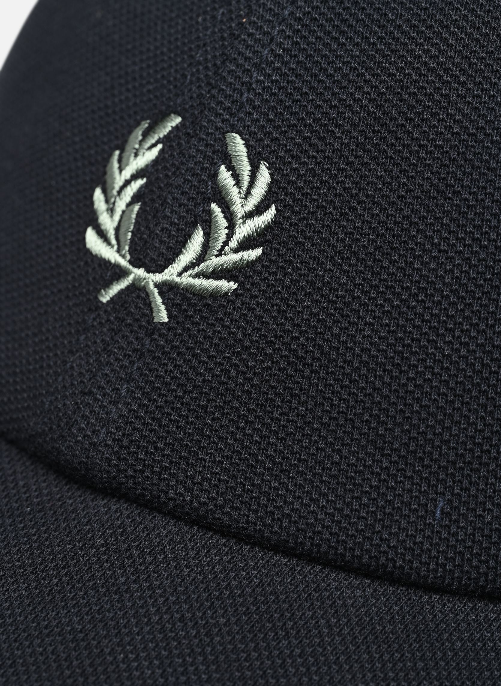 Casquettes Pique Classic Cap homme bleu Fred Perry Casquettes Pique Classic Cap homme bleu NAVY/SEAGRASS