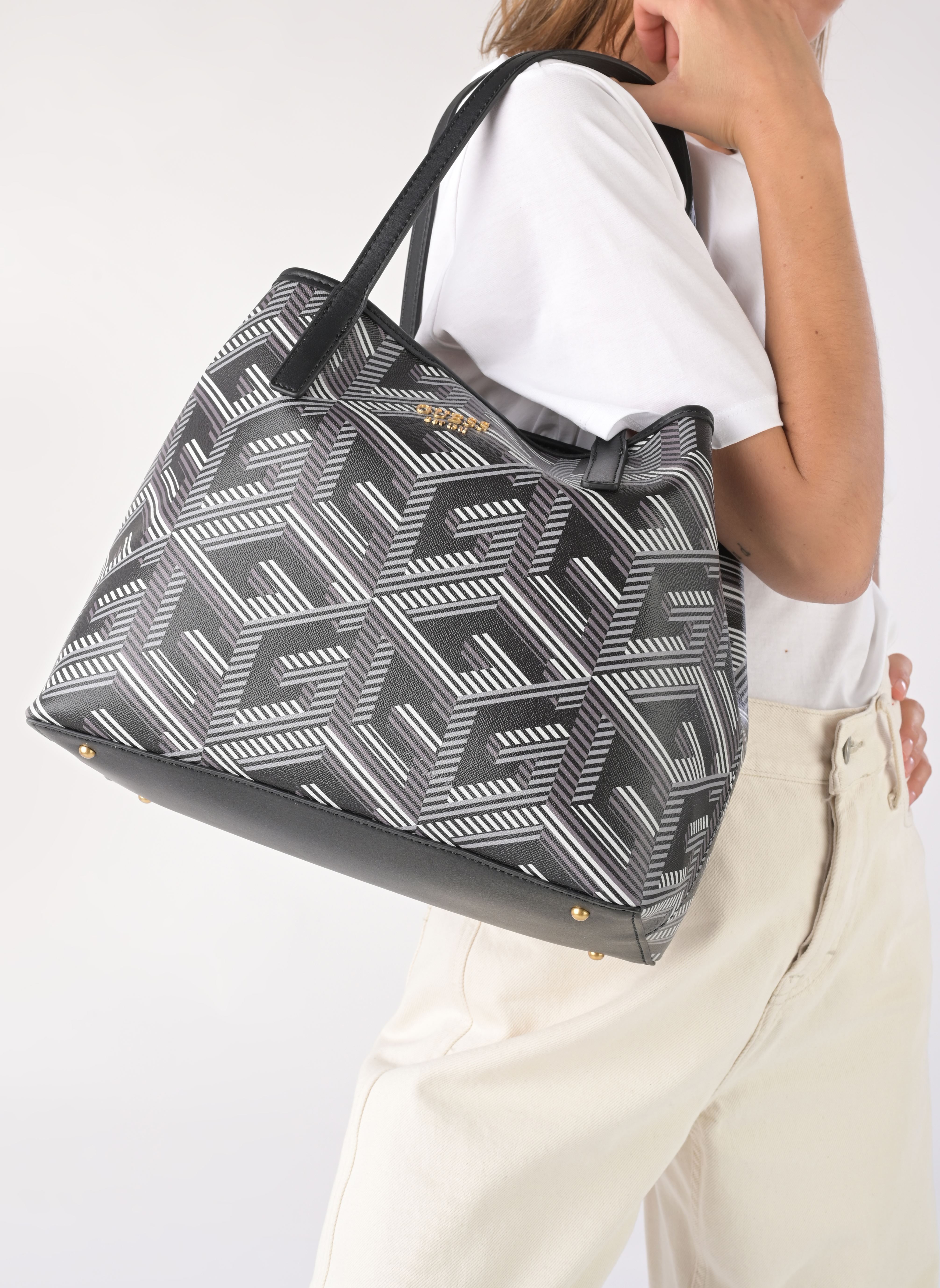Taschen Vikky Tote damen schwarz Guess Taschen Vikky Tote damen schwarz BLACK LOGO