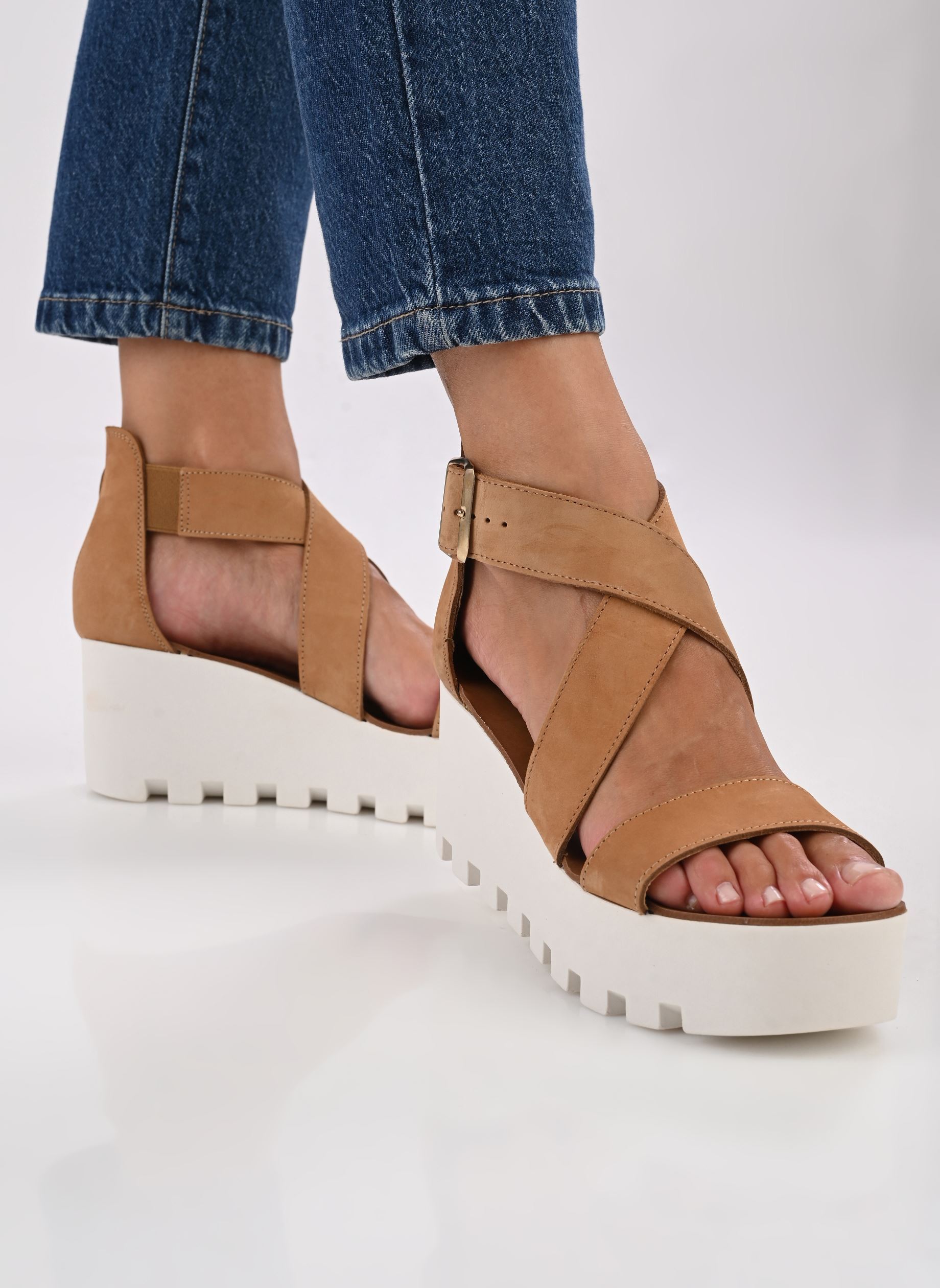 Sandali con zeppa e plateau L.16.SUBWAY donna marrone Sweet Lemon Sandali con zeppa e plateau L.16.SUBWAY donna marrone Cuero