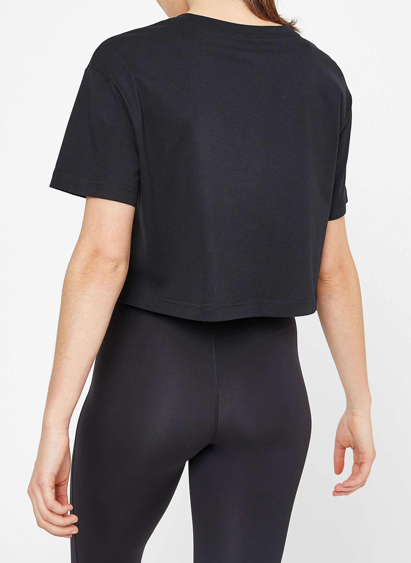 Tee-shirts W Nike Sportwear Tee Essential Crp Icn F femme noir Nike Tee-shirts W Nike Sportwear Tee Essential Crp Icn F femme noir BLACKWHITE
