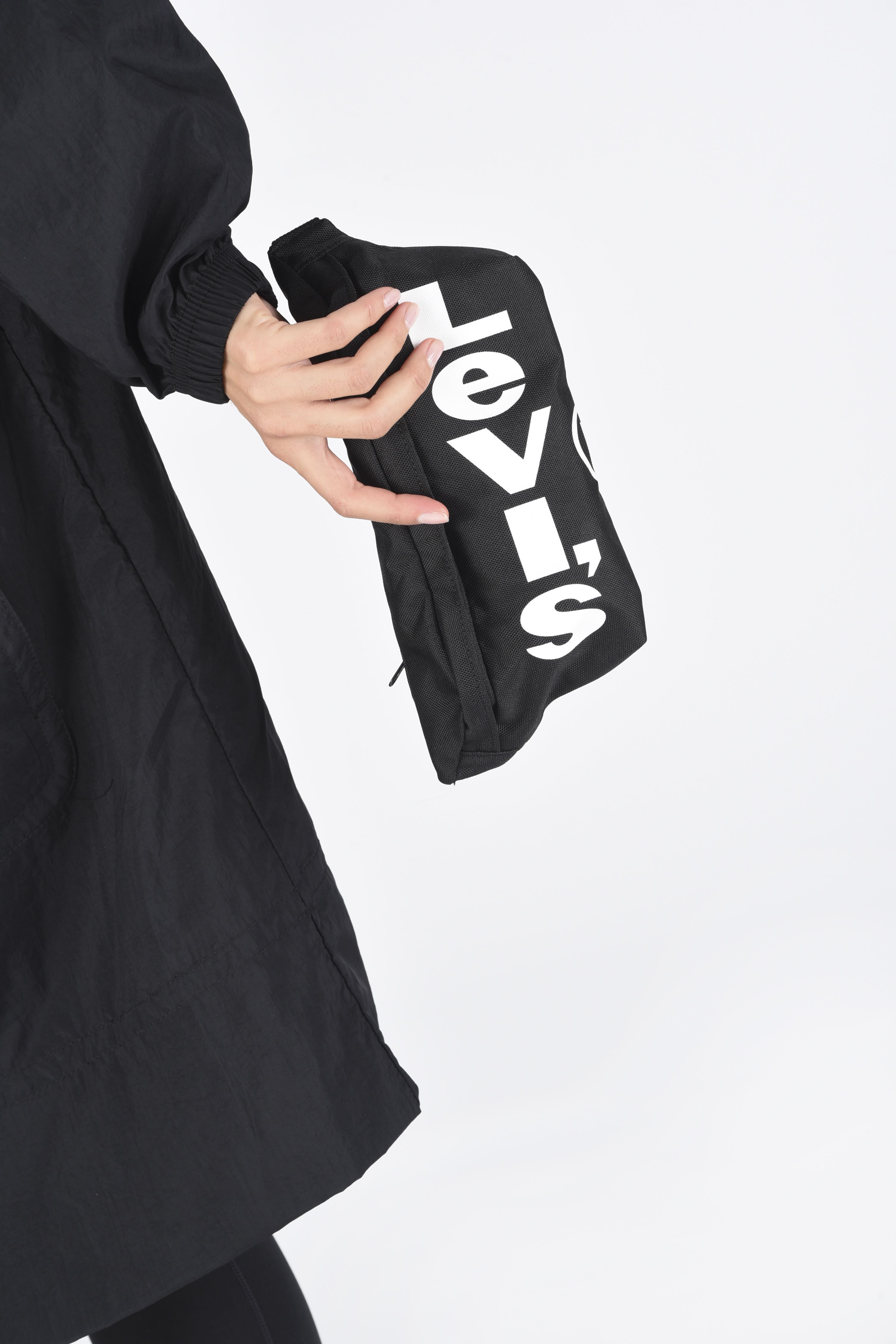 Banana Bag Small Banana Sling - Wordmark schwarz Levi's Banana Bag Small Banana Sling - Wordmark schwarz Regular Black