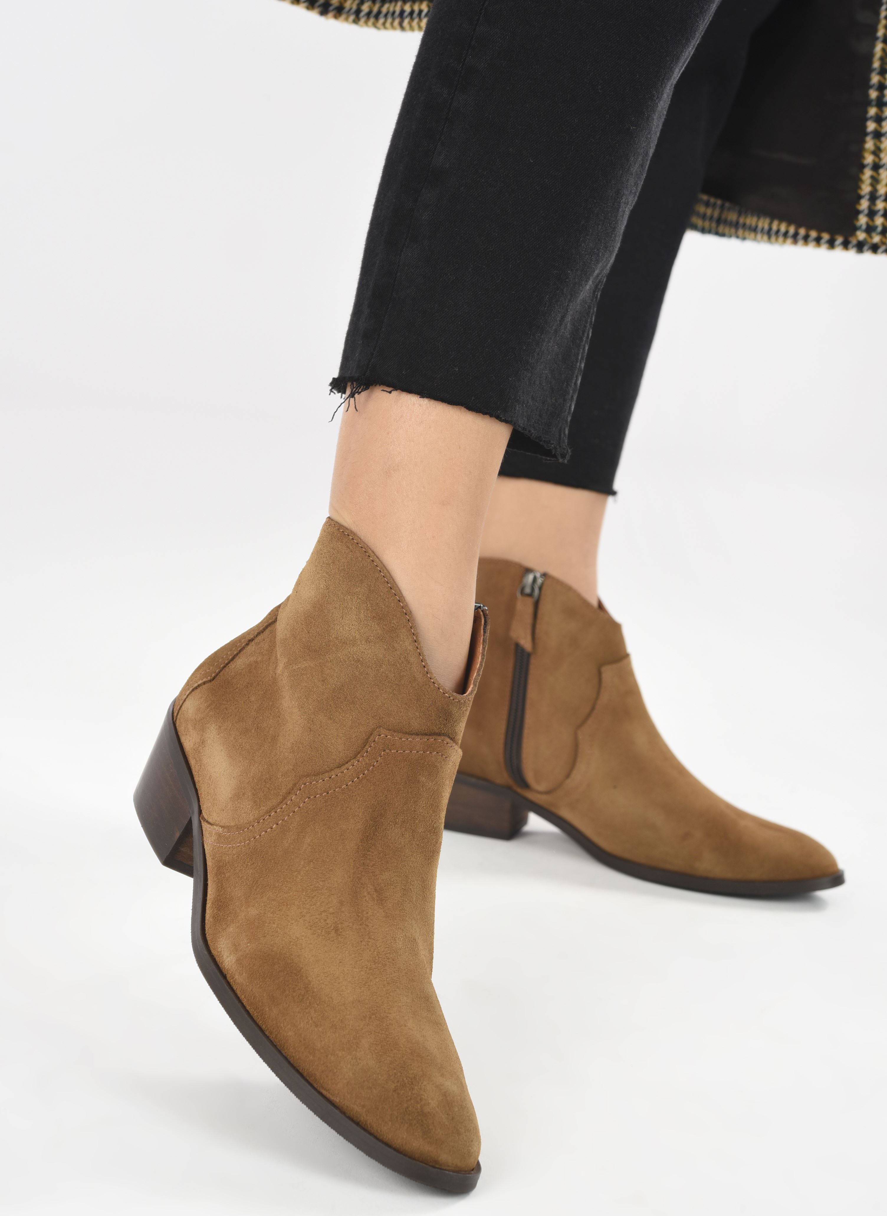 Bottines santiags Fiona 35 femme marron Anonymous Copenhagen Bottines santiags Fiona 35 femme marron CALF SUEDE CINAMON