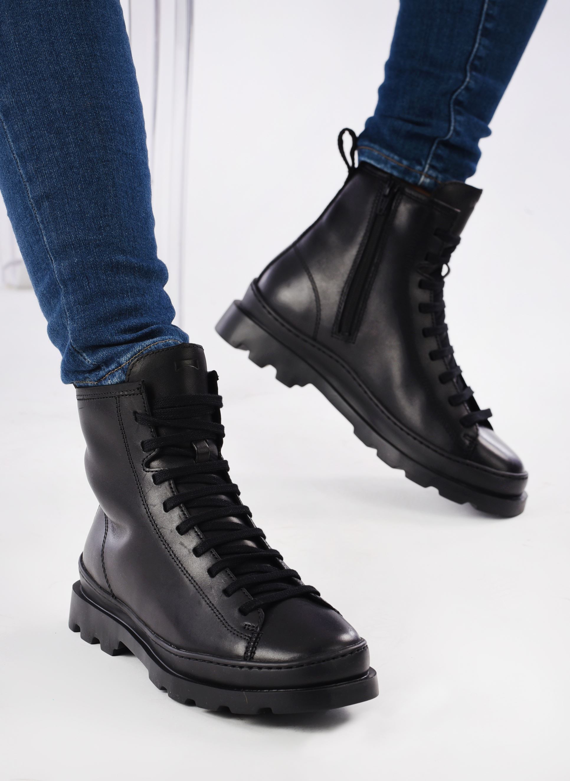 Botines con cordones Brutus K400325 mujer negro Camper Botines con cordones Brutus K400325 mujer negro Black