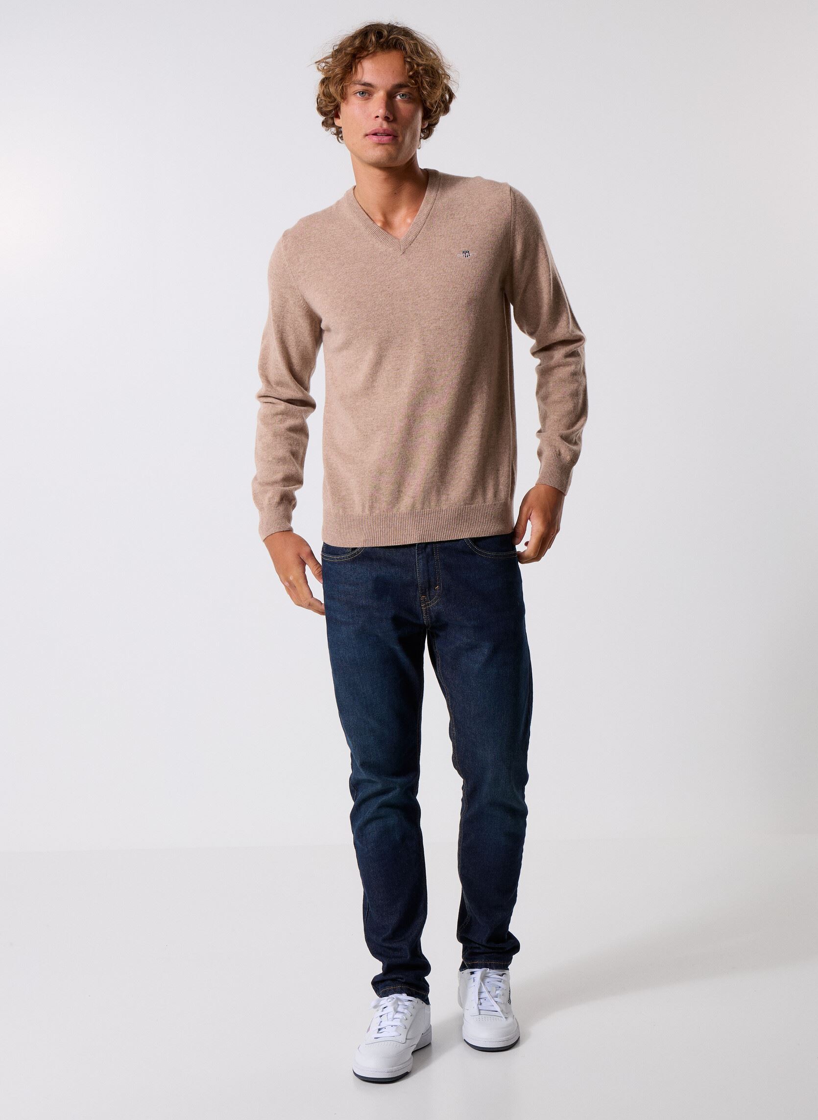 Truien Superfine Lambswool V-Neck heren beige GANT Truien Superfine Lambswool V-Neck heren beige Dk. Sand Melange