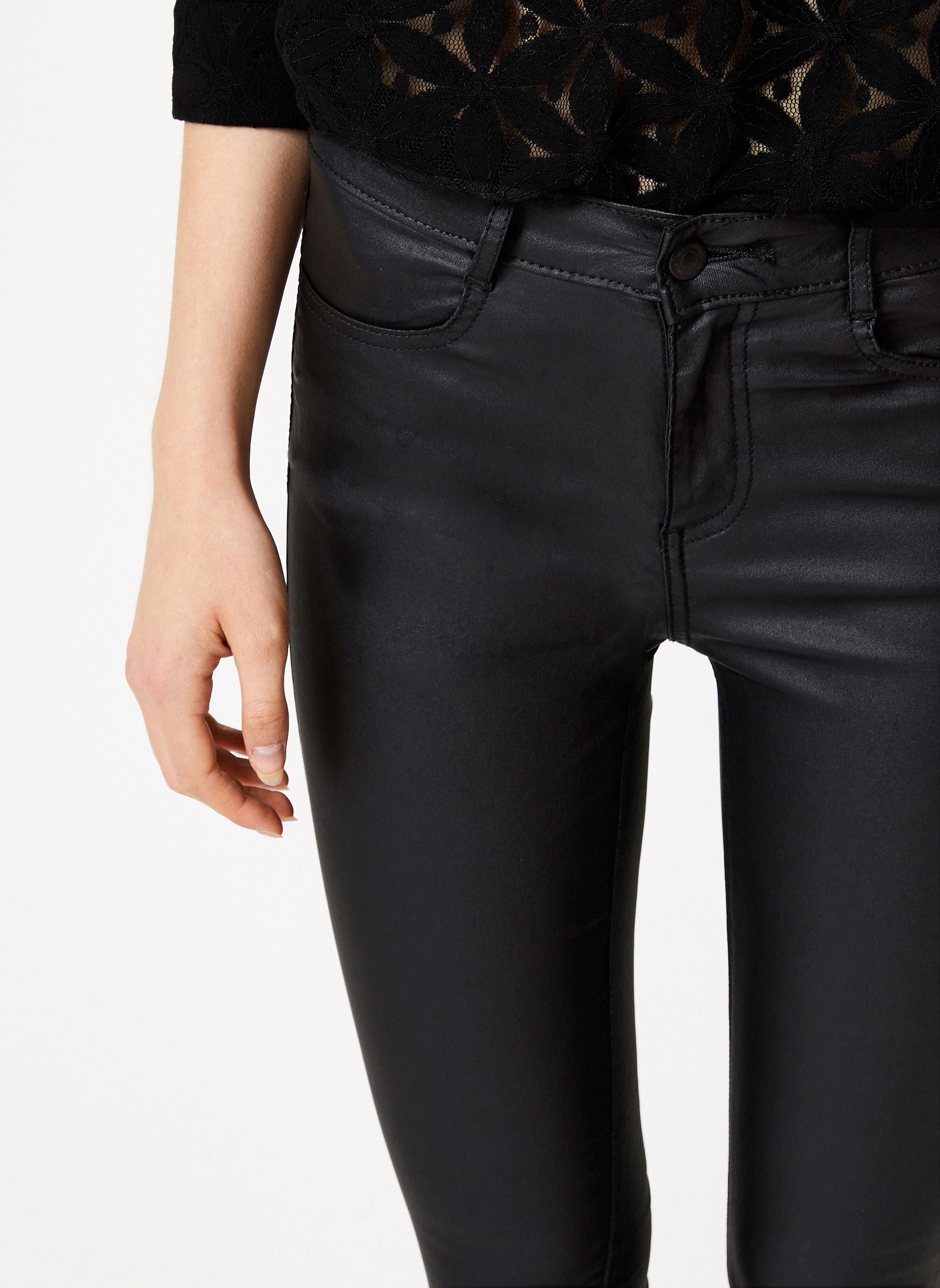Pantalons slim Vicommit Pant femme noir Vila Pantalons slim Vicommit Pant femme noir Black
