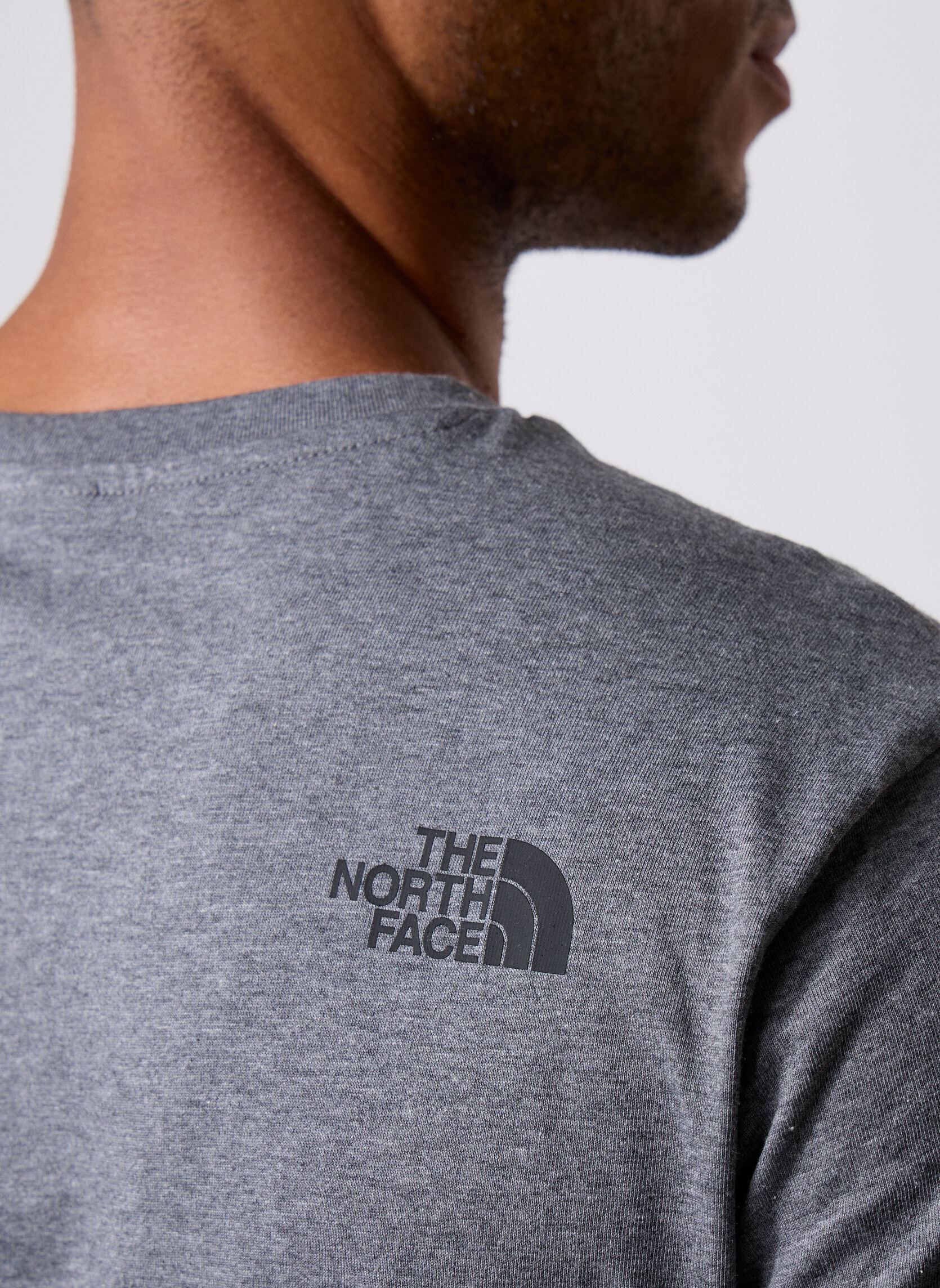Tee-shirts M SS Easy Tee homme gris The North Face Tee-shirts M SS Easy Tee homme gris TNF MEDIUM GREY HEATHER
