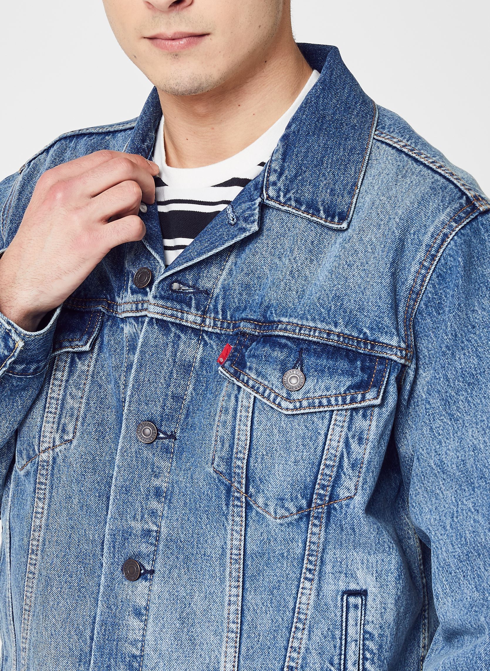 Giacche in jeans THE TRUCKER JACKET uomo blu Levi's Giacche in jeans THE TRUCKER JACKET uomo blu SKYLINE TRUCKER