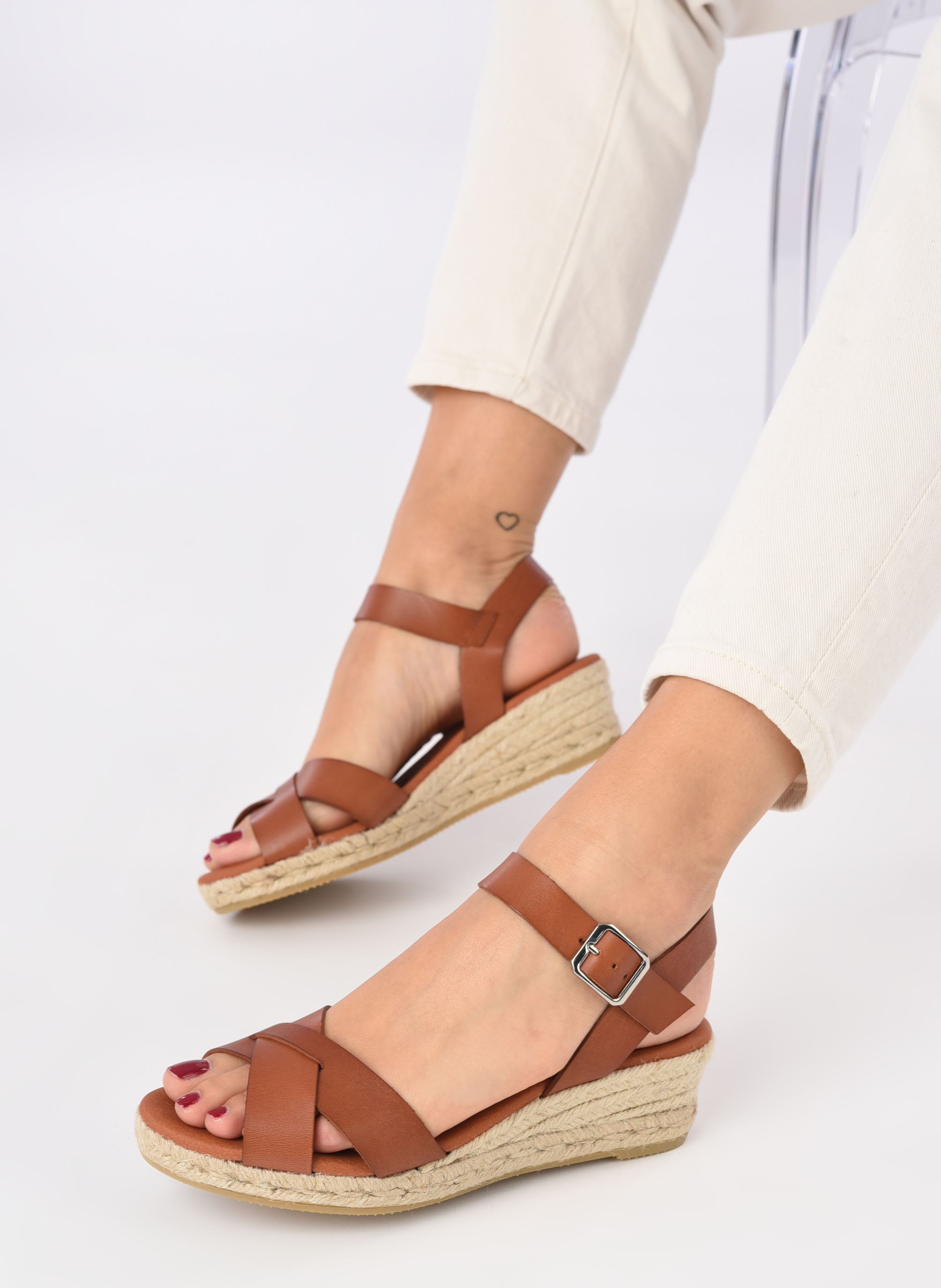 Espadrilles compensées et plateformes Ifona femme marron Georgia Rose Espadrilles compensées et plateformes Ifona femme marron Cuir Lisse Cognac