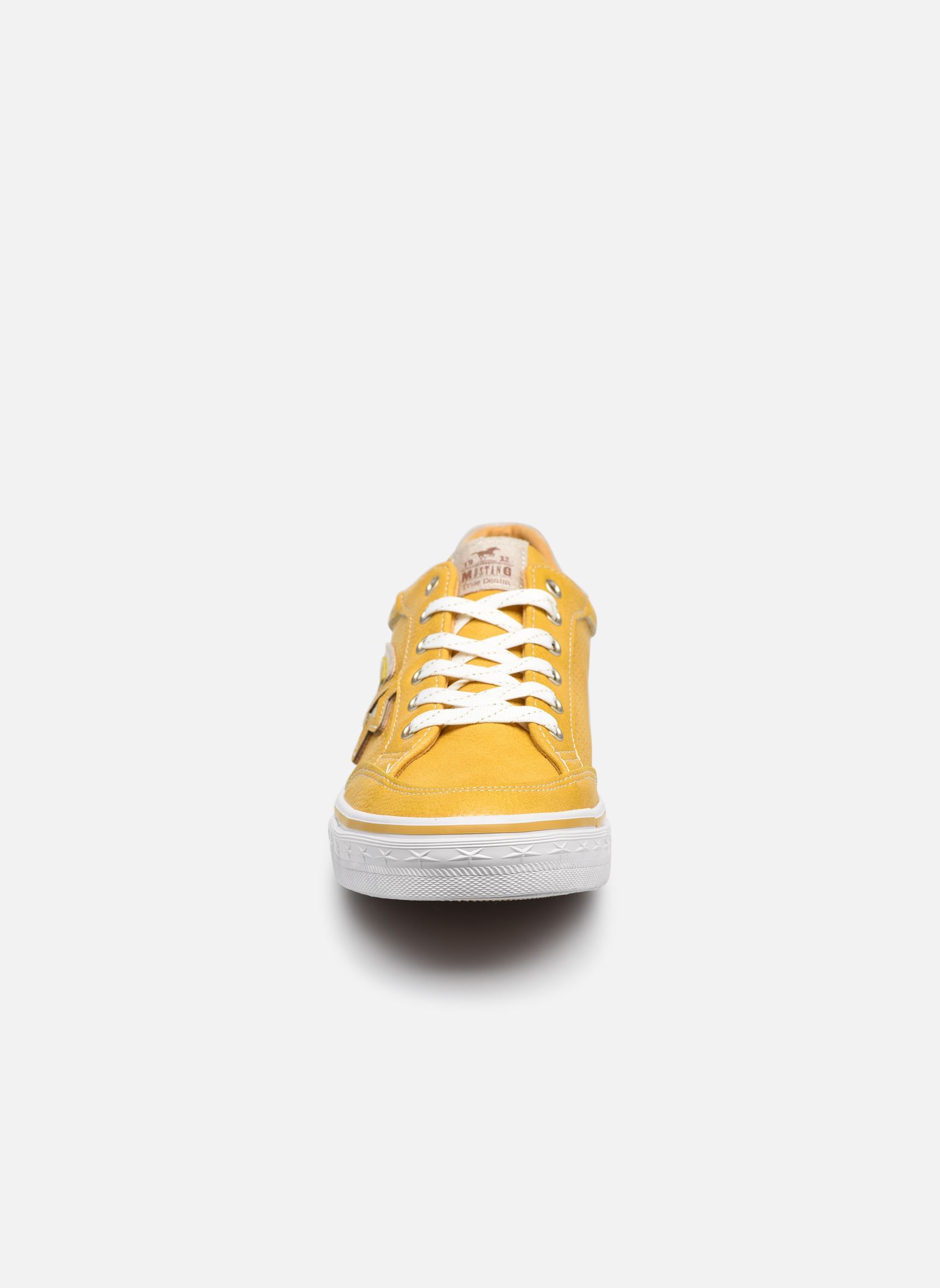 Baskets basses 5056301 garçon jaune Mustang shoes Baskets basses 5056301 garçon jaune Gelb