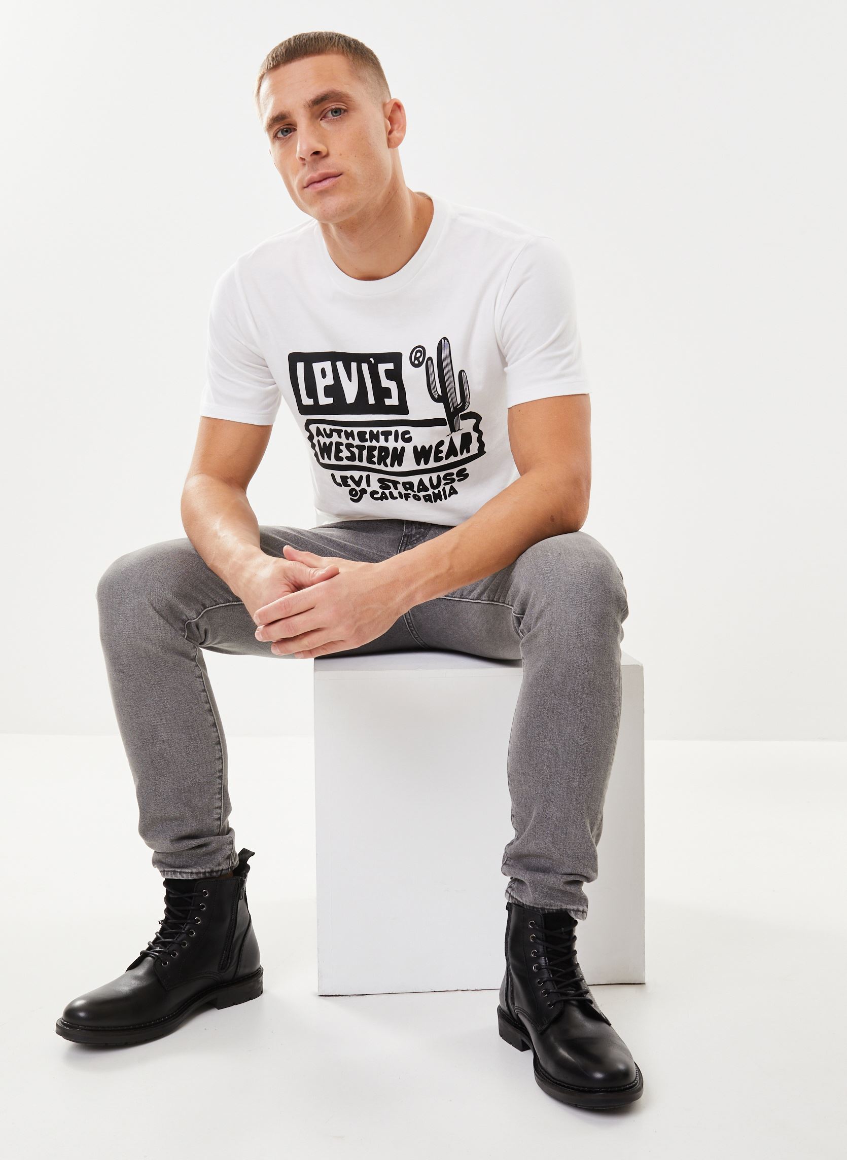 Tee-shirts GRAPHIC CREWNECK TEE homme blanc Levi's Tee-shirts GRAPHIC CREWNECK TEE homme blanc WESTERN WEAR WHITE+