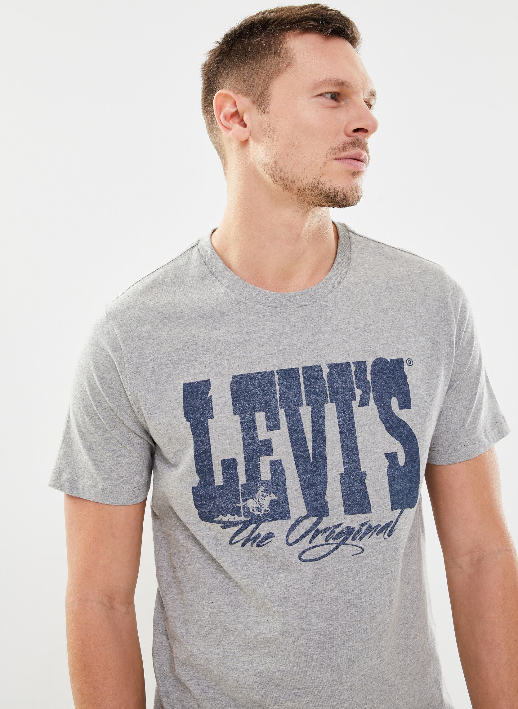 Tee-shirts GRAPHIC CREWNECK TEE homme gris Levi's Tee-shirts GRAPHIC CREWNECK TEE homme gris WESTERN HTG LOGO MID