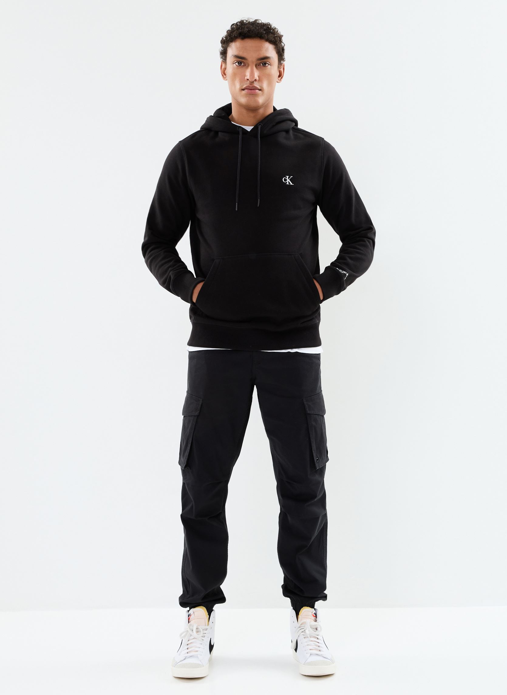 Sweats Ck Essential Hoodie homme noir Calvin Klein Jeans Sweats Ck Essential Hoodie homme noir CK BLACK