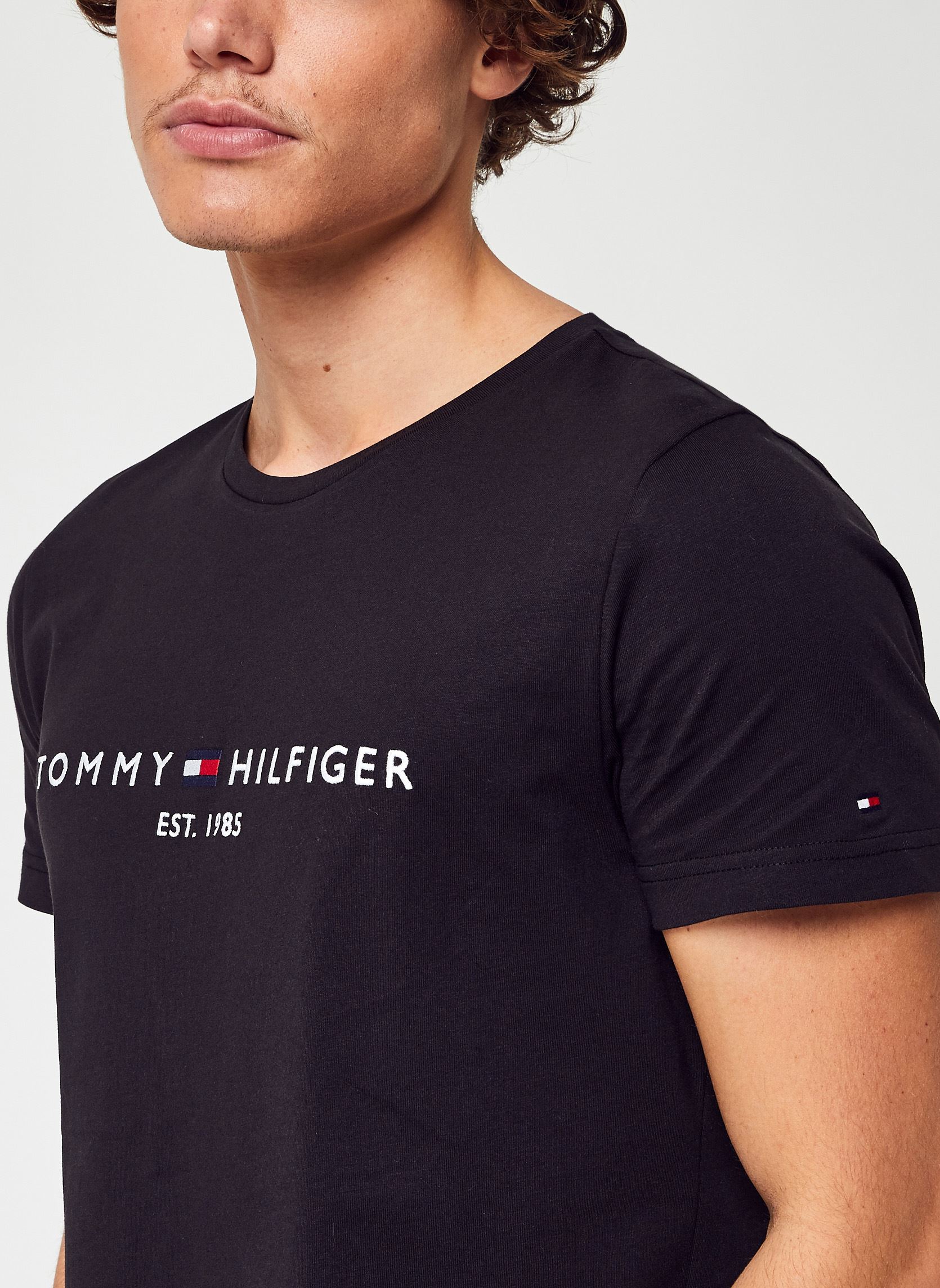 T-Shirts Core Tommy Logo Tee herren schwarz Tommy Hilfiger T-Shirts Core Tommy Logo Tee herren schwarz JET BLACK