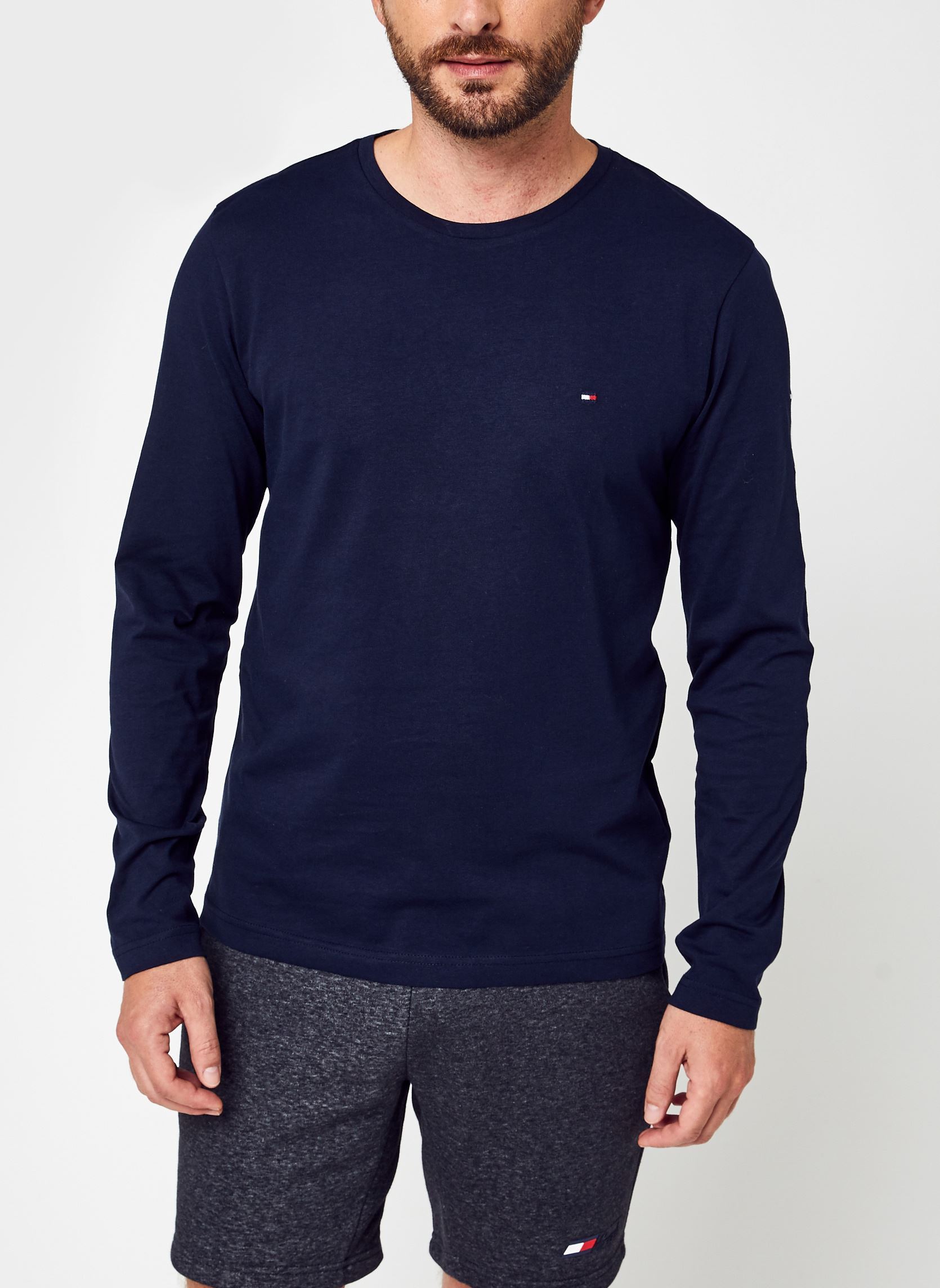 T-shirts Tommy Logo Long Sleeve Tee heren blauw Tommy Hilfiger T-shirts Tommy Logo Long Sleeve Tee heren blauw NAVY BLUE