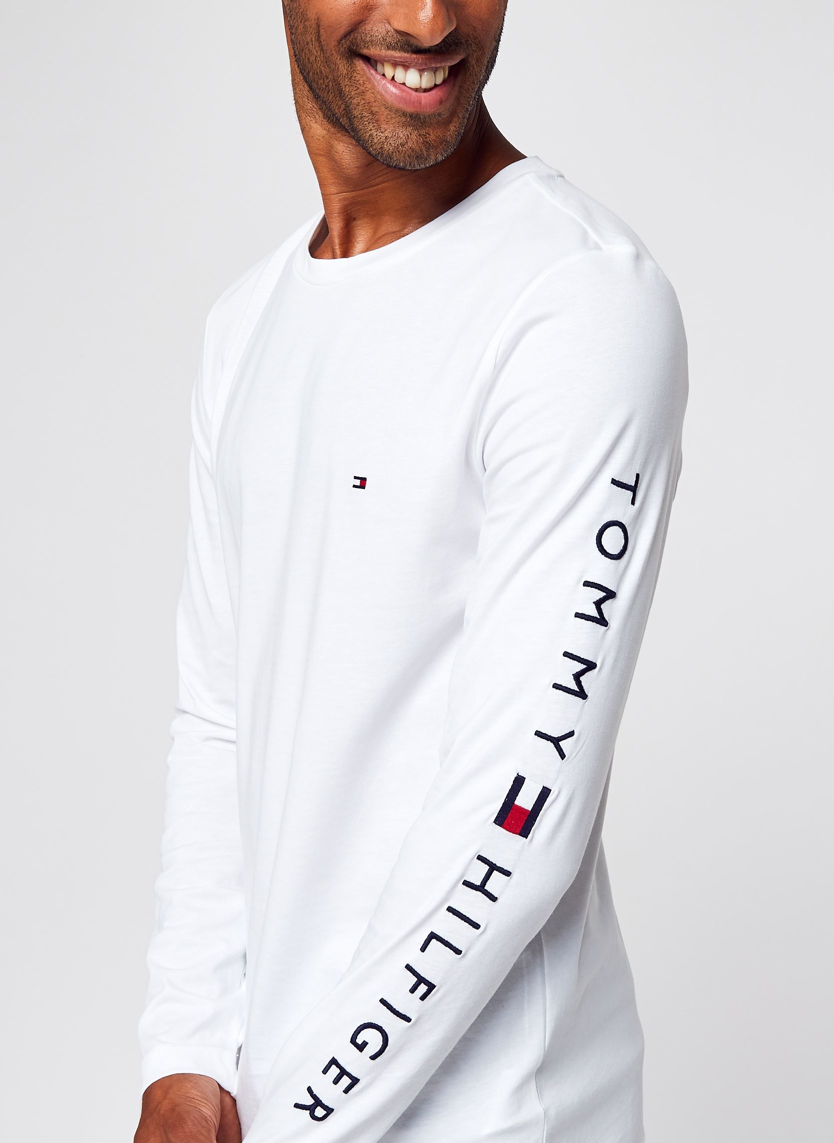 Tee-shirts Tommy Logo Long Sleeve Tee homme blanc Tommy Hilfiger Tee-shirts Tommy Logo Long Sleeve Tee homme blanc YBR WHITE