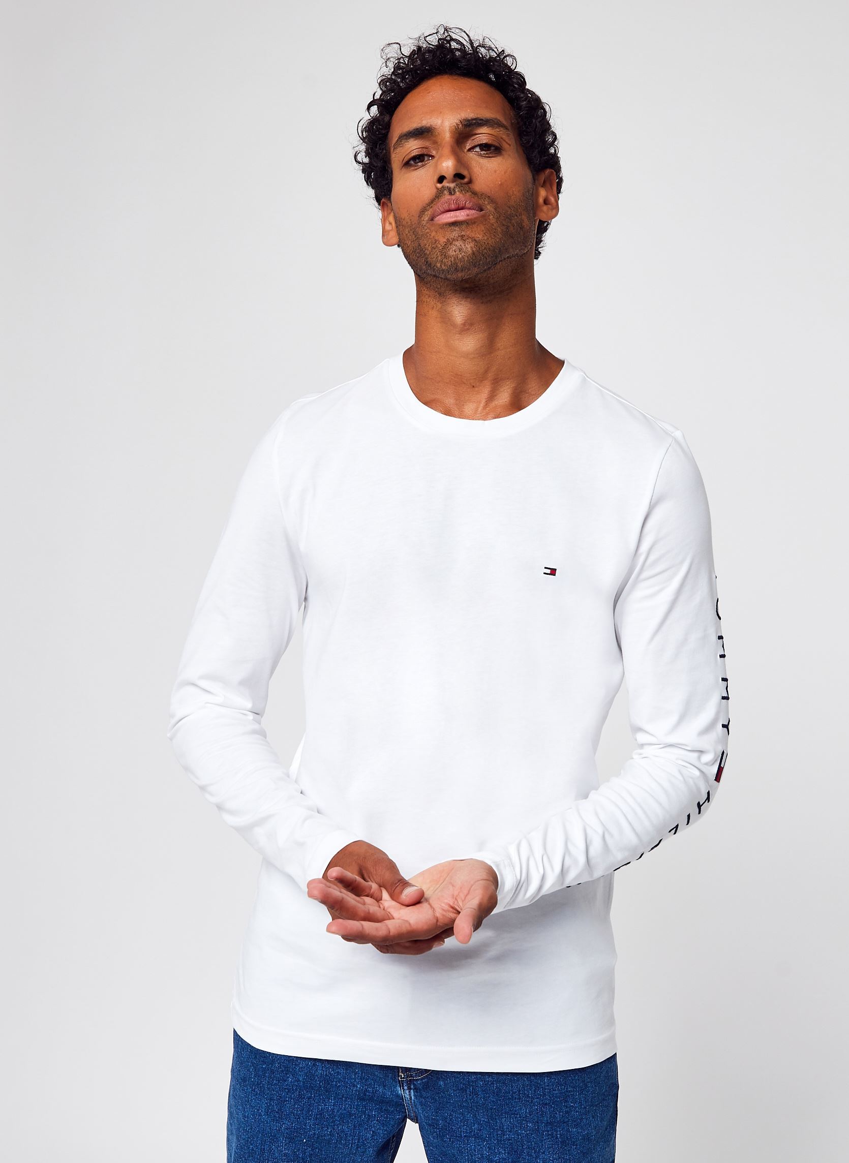 Tee-shirts Tommy Logo Long Sleeve Tee homme blanc Tommy Hilfiger Tee-shirts Tommy Logo Long Sleeve Tee homme blanc YBR WHITE