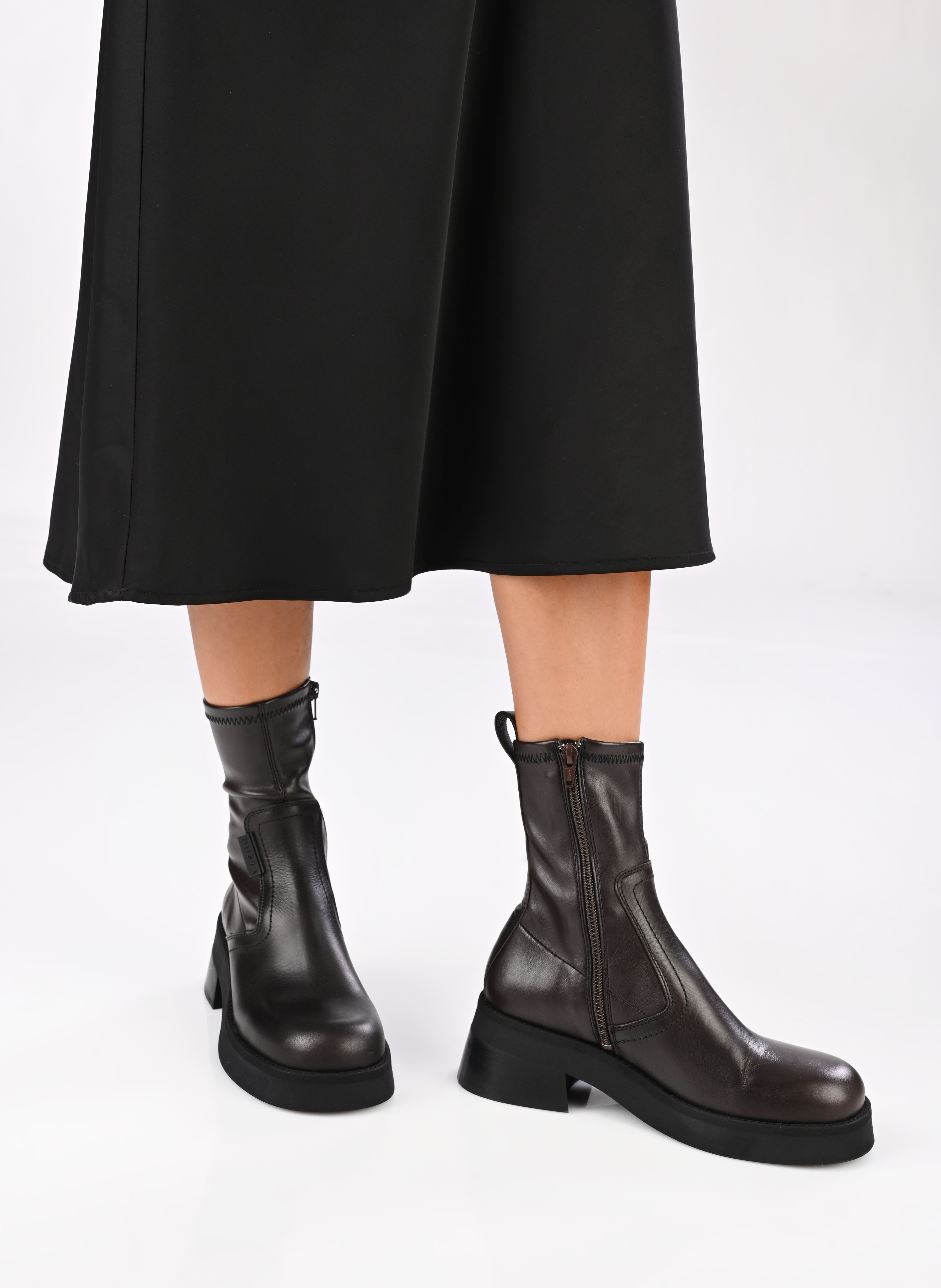 Bottines basses Oliana femme marron E8 by Miista Bottines basses Oliana femme marron BROWN