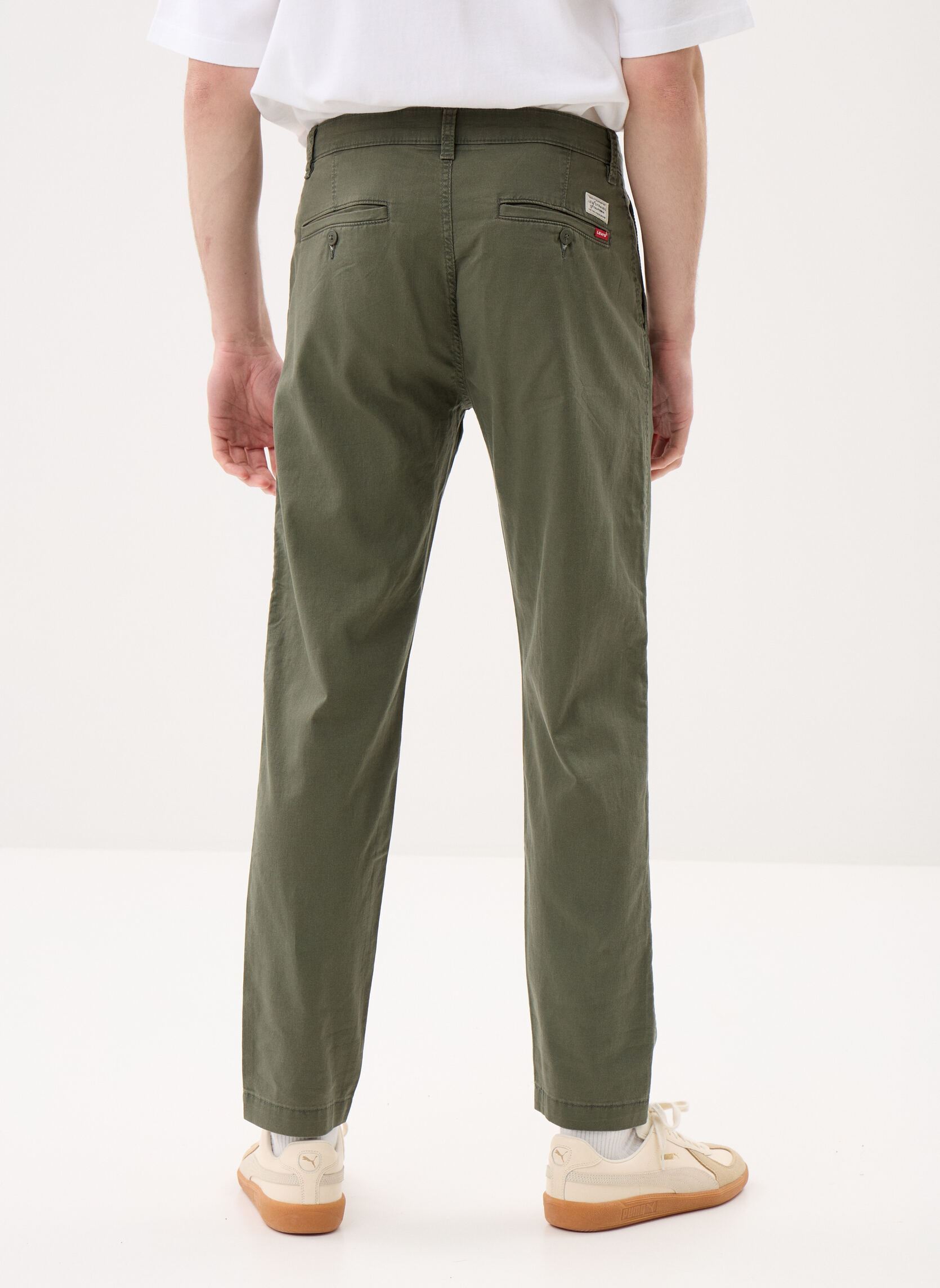 Pantalons chino Standard Taper Chino homme gris Levi's Pantalons chino Standard Taper Chino homme gris Kambaba