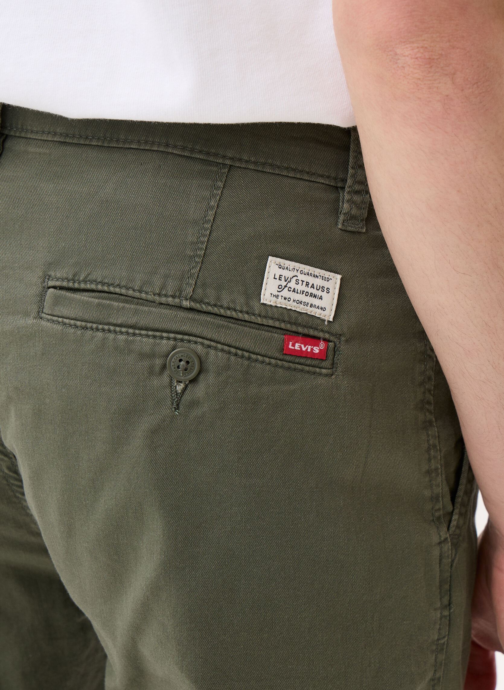 Pantalons chino Standard Taper Chino homme gris Levi's Pantalons chino Standard Taper Chino homme gris Kambaba
