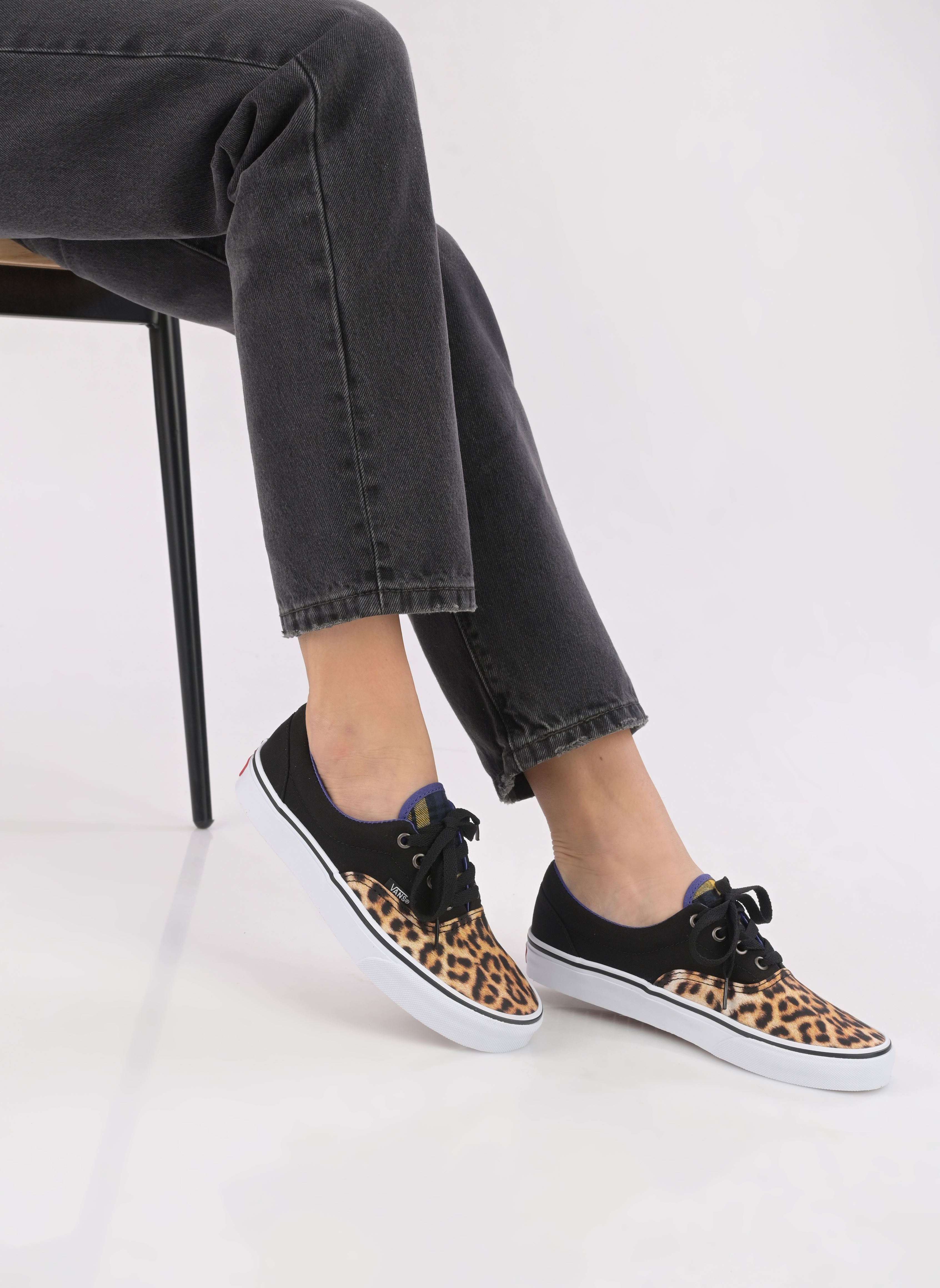 Baskets toile UA Era W femme noir Vans Baskets toile UA Era W femme noir 90S GRUNGE BLACK