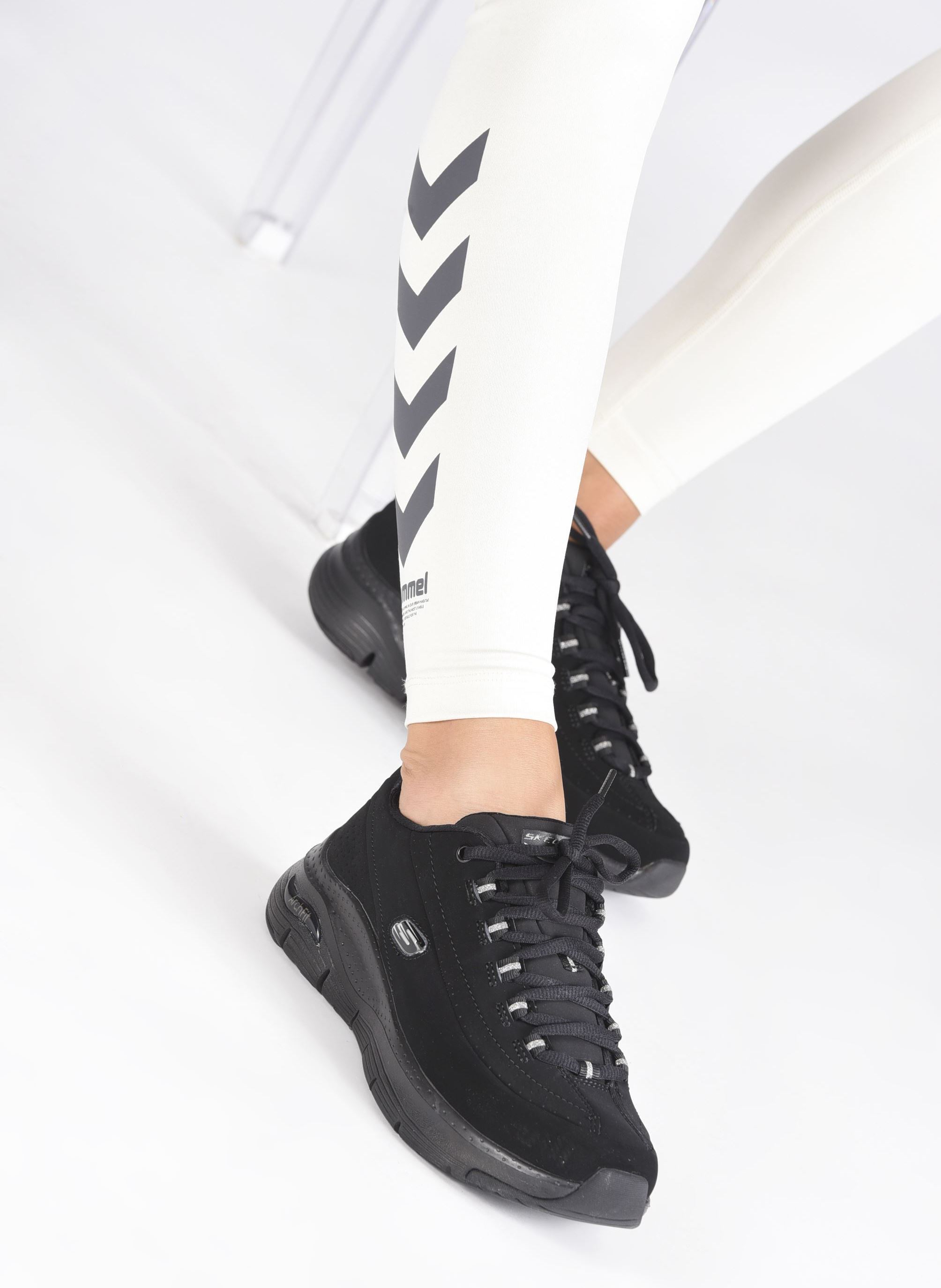 Chaussures de sport ARCH FIT METRO SKYLINE W femme noir Skechers Chaussures de sport ARCH FIT METRO SKYLINE W femme noir BBK