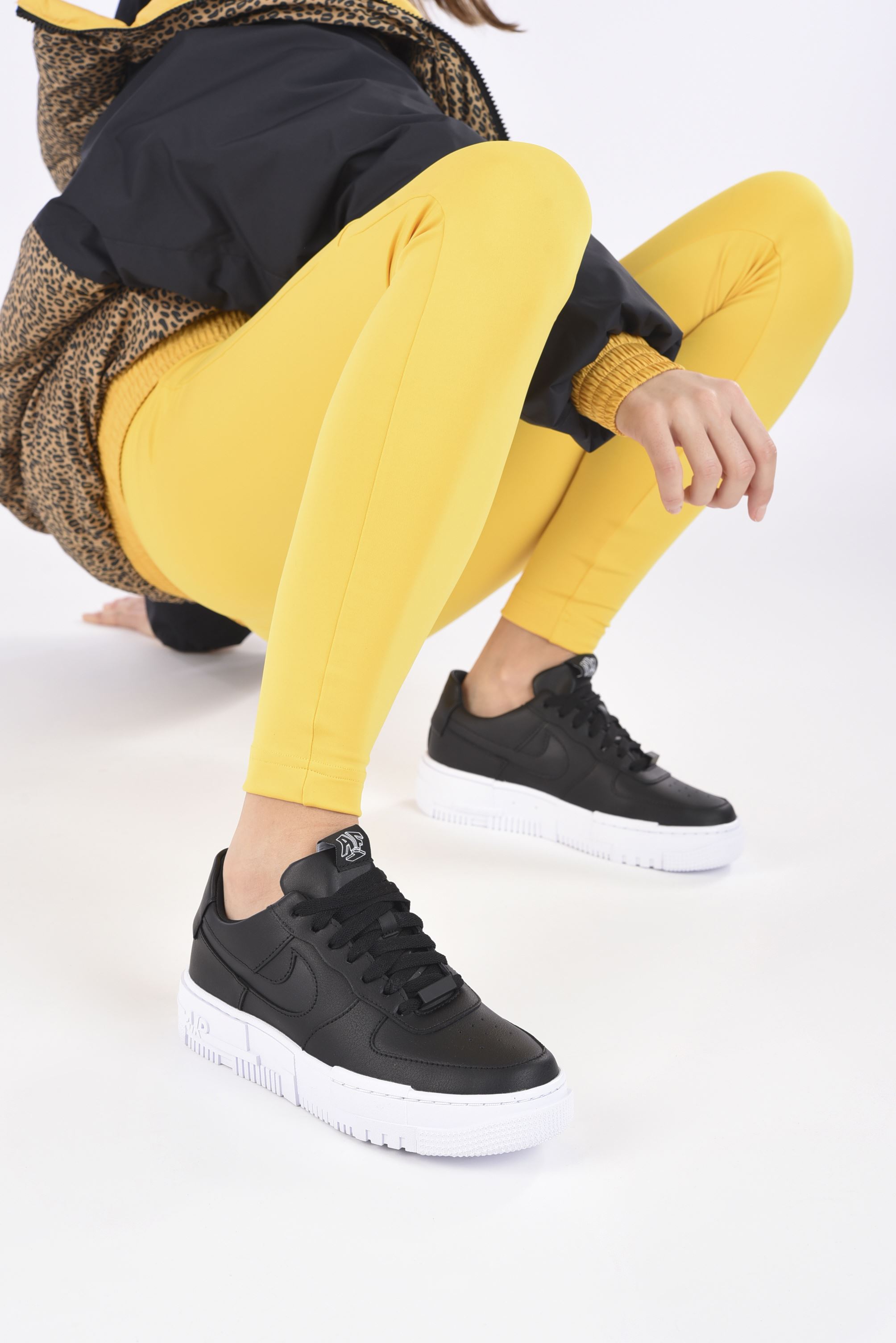 Baskets basses W Af1 Pixel femme noir Nike Baskets basses W Af1 Pixel femme noir BLACK/BLACK-WHITE-BLACK