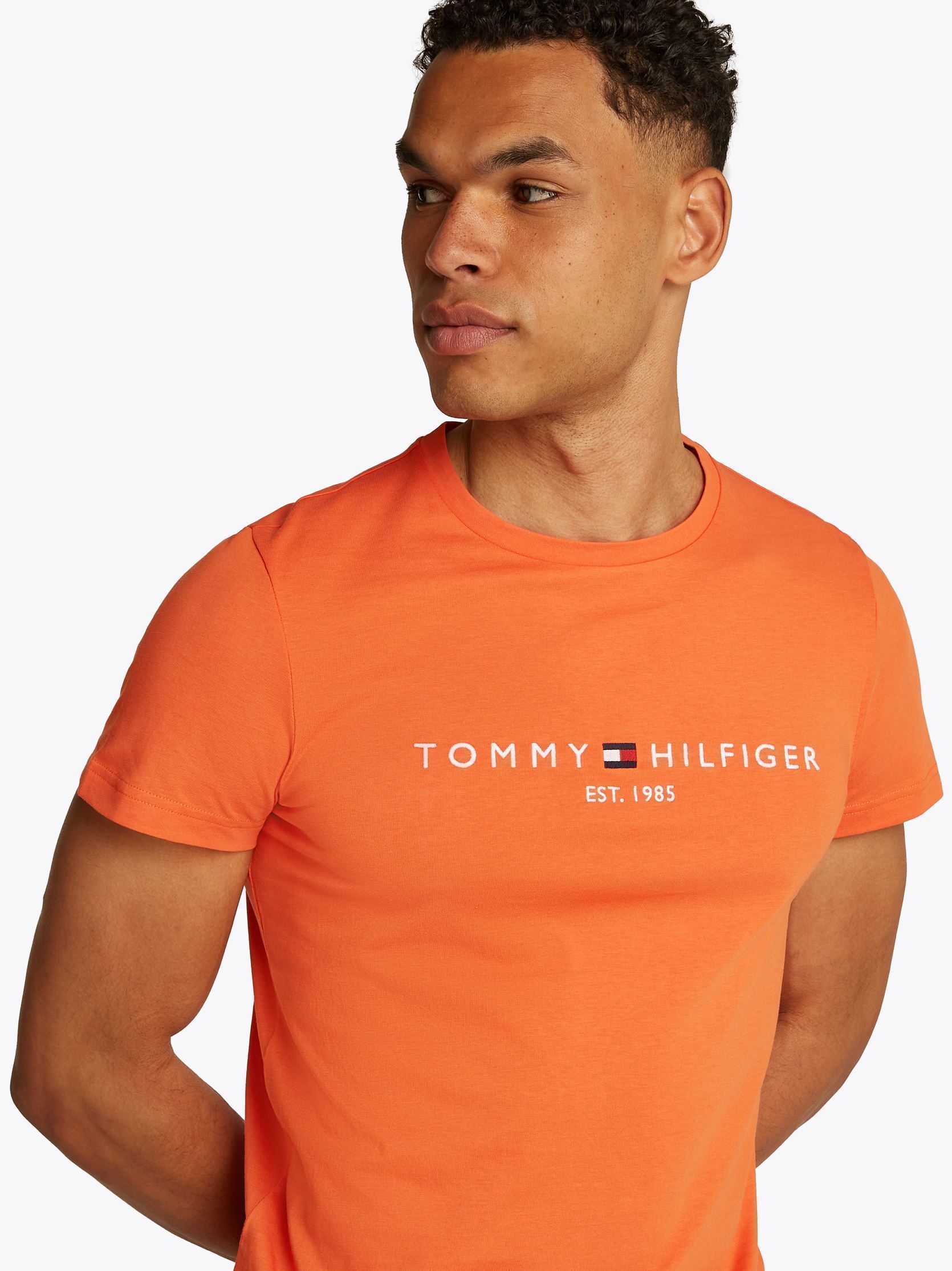 Tee-shirts Tommy Logo Tee homme orange Tommy Hilfiger Tee-shirts Tommy Logo Tee homme orange BRILLIANT ORANGE