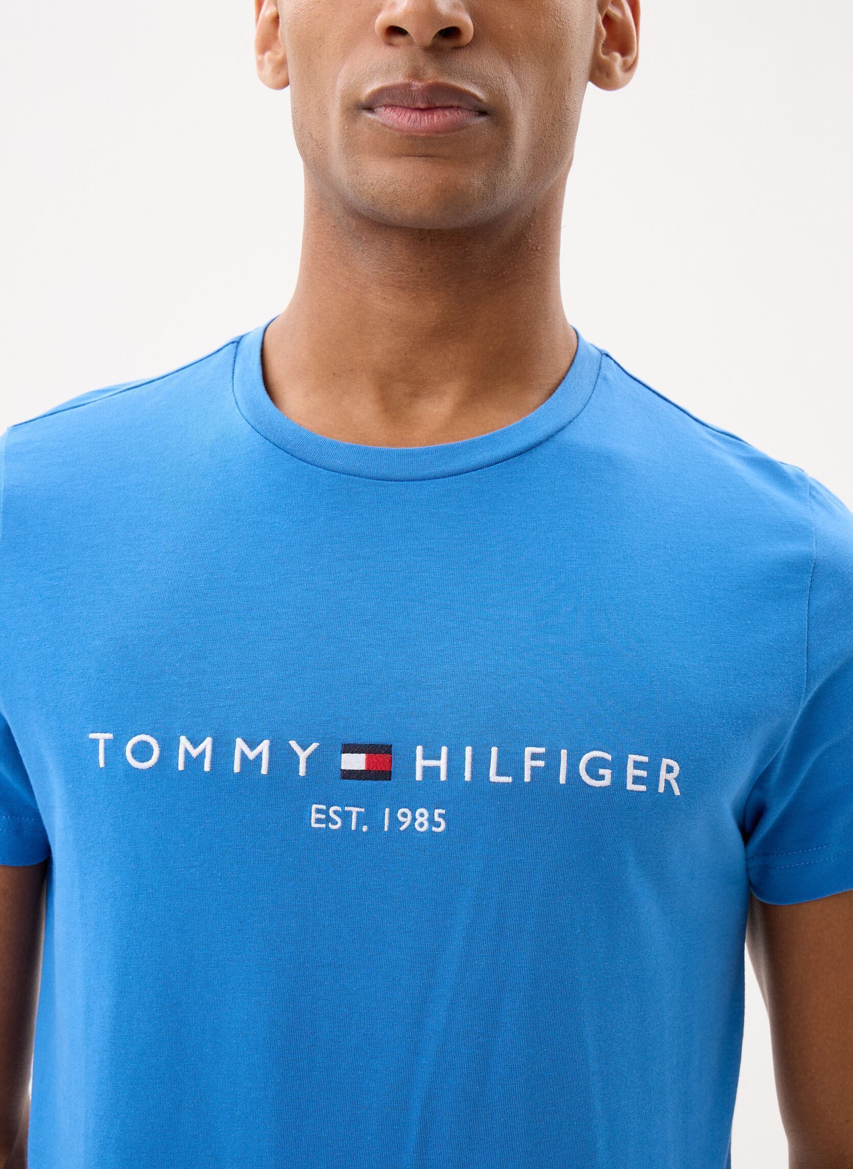 Tee-shirts Tommy Logo Tee homme bleu Tommy Hilfiger Tee-shirts Tommy Logo Tee homme bleu BLUE ORBIT