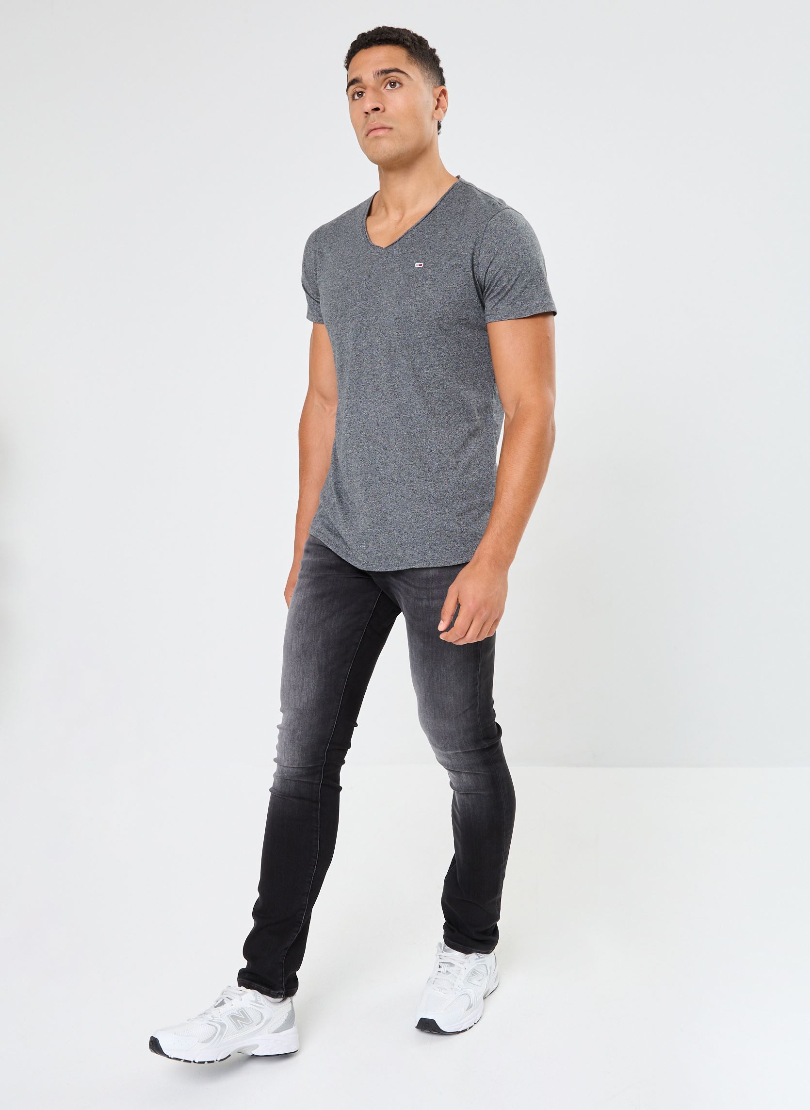 Tee-shirts TJM Slim Jaspe V Neck homme gris Tommy Jeans Tee-shirts TJM Slim Jaspe V Neck homme gris NEW CHARCOAL