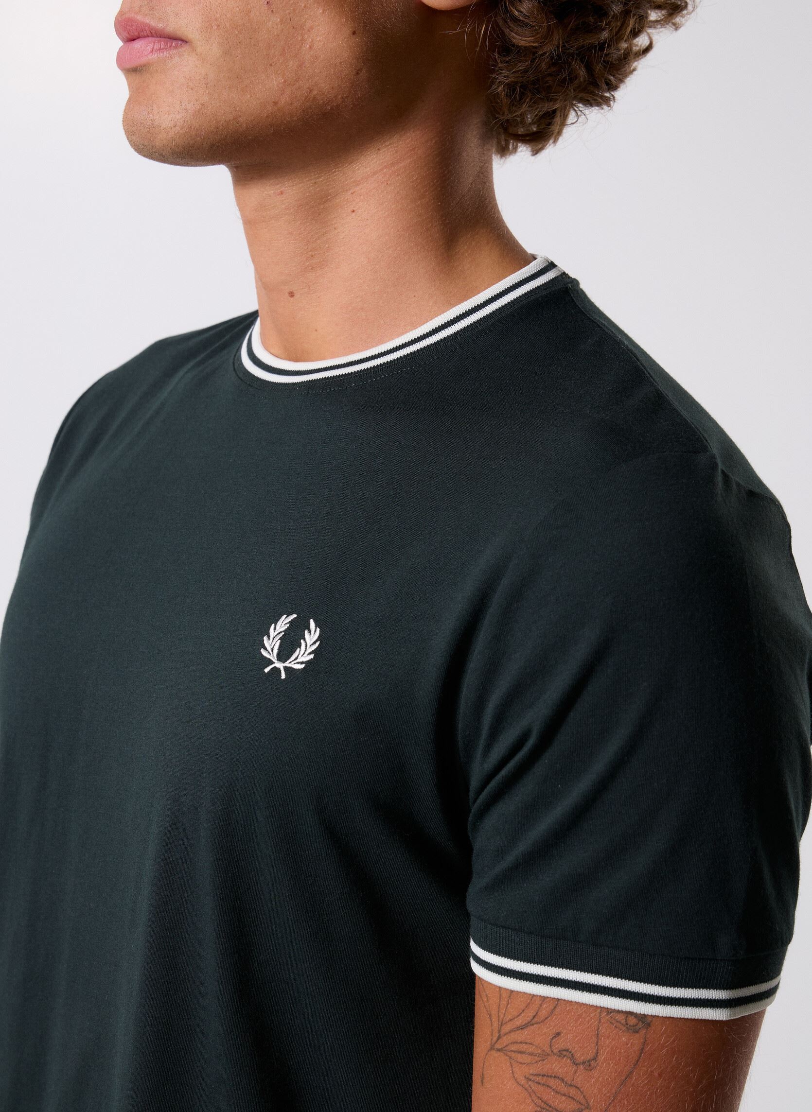 Tee-shirts Twin Tipped T-Shirt homme vert Fred Perry Tee-shirts Twin Tipped T-Shirt homme vert NIGHTGREEN/SNWHT