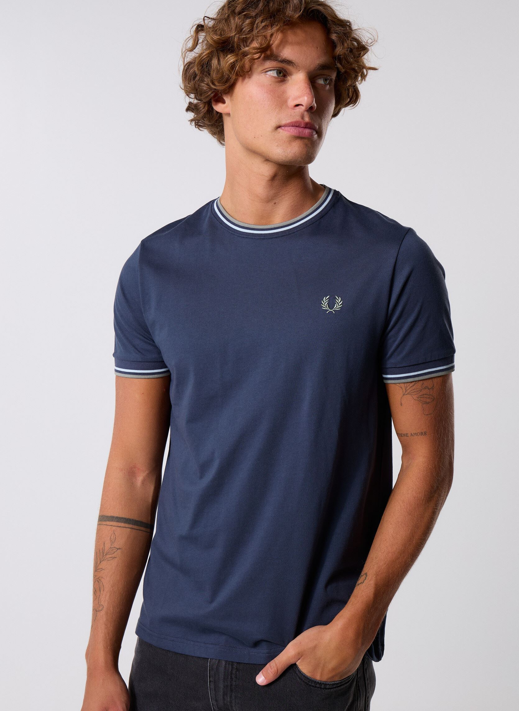 Tee-shirts Twin Tipped T-Shirt homme bleu Fred Perry Tee-shirts Twin Tipped T-Shirt homme bleu DRKAIRF/LIC/BAYL