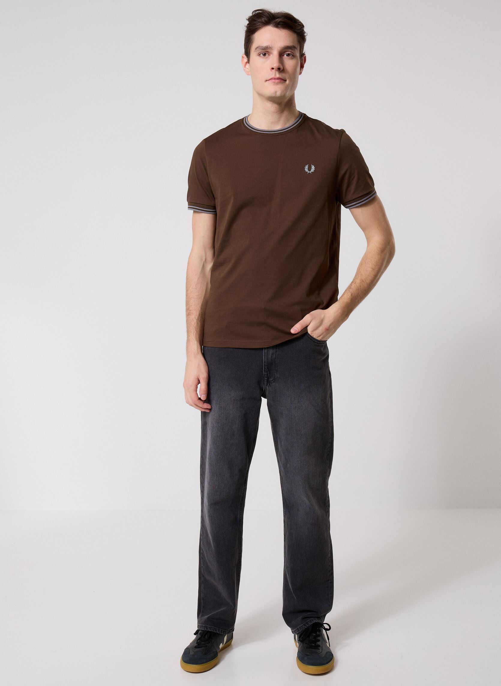 Tee-shirts Twin Tipped T-Shirt homme marron Fred Perry Tee-shirts Twin Tipped T-Shirt homme marron BRNTTBCC/STKPRTB