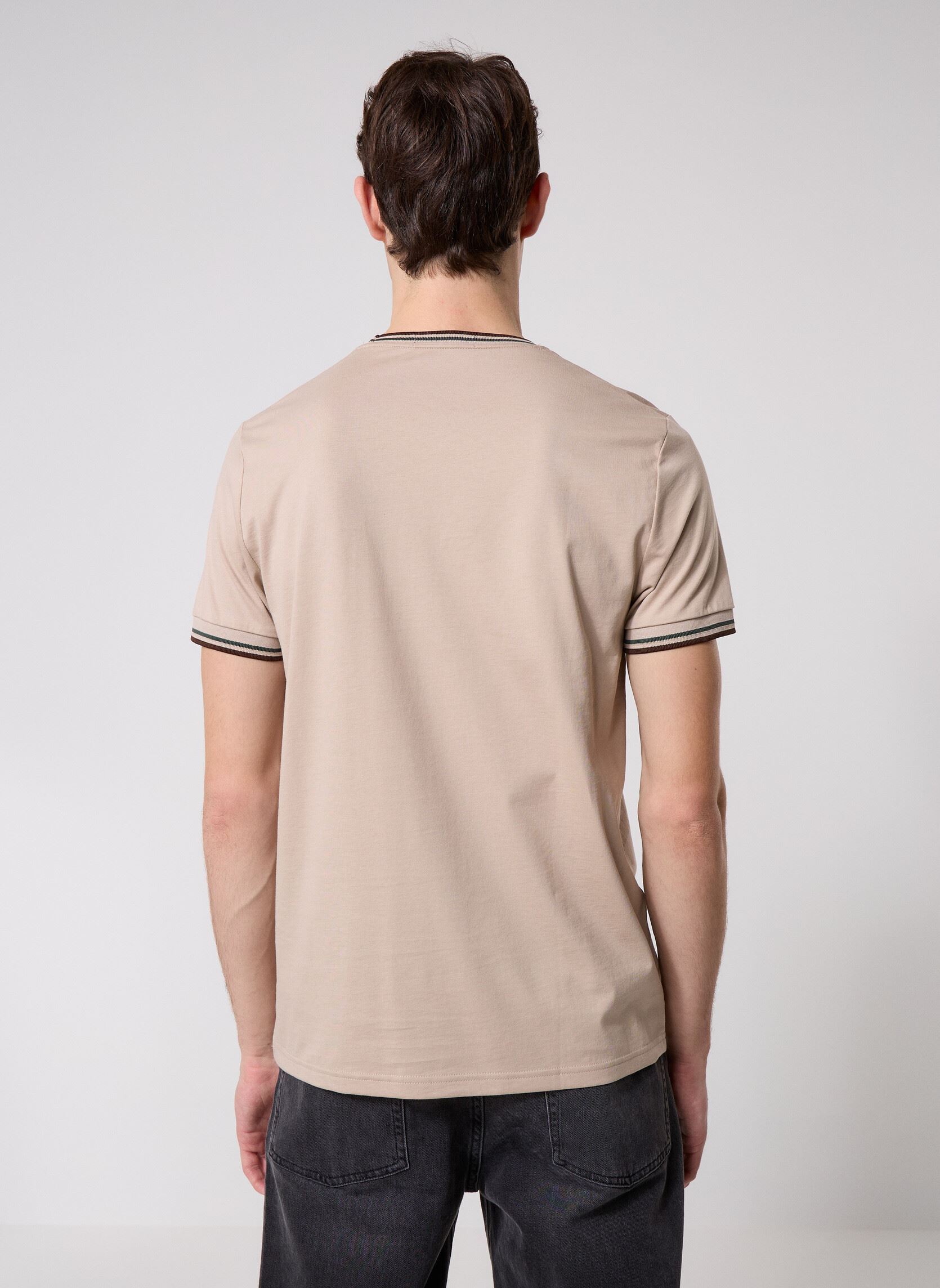 Tee-shirts Twin Tipped T-Shirt homme beige Fred Perry Tee-shirts Twin Tipped T-Shirt homme beige WRMOT/CRTGR/BTOB