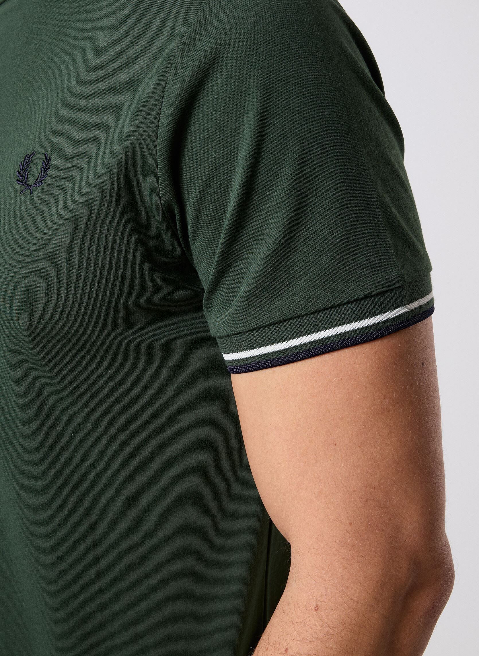 Tee-shirts Twin Tipped T-Shirt homme vert Fred Perry Tee-shirts Twin Tipped T-Shirt homme vert CRTGRN/SNWT/NVY