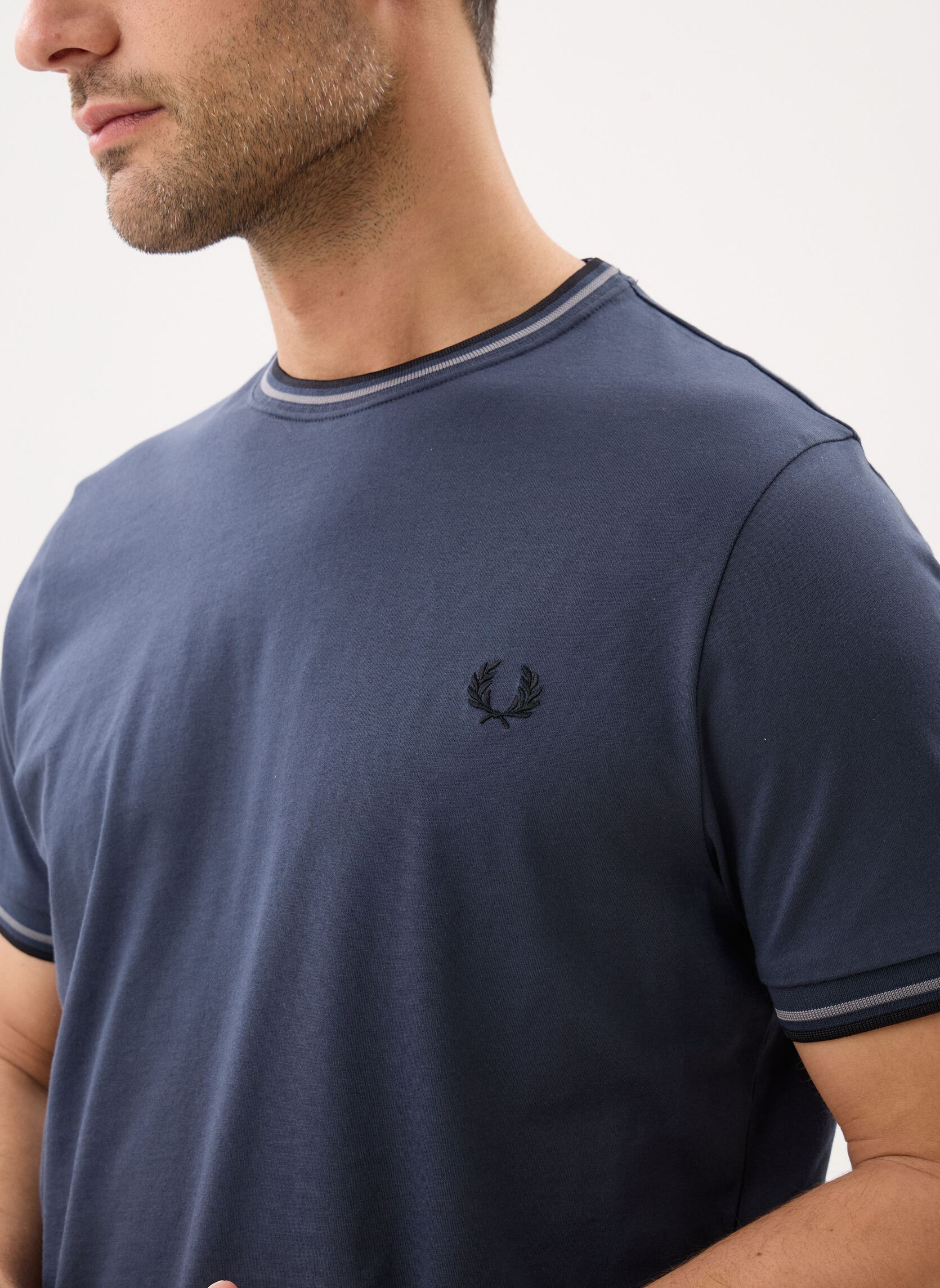 Tee-shirts Twin Tipped T-Shirt homme bleu Fred Perry Tee-shirts Twin Tipped T-Shirt homme bleu DRKAIR/SPBL/BLK