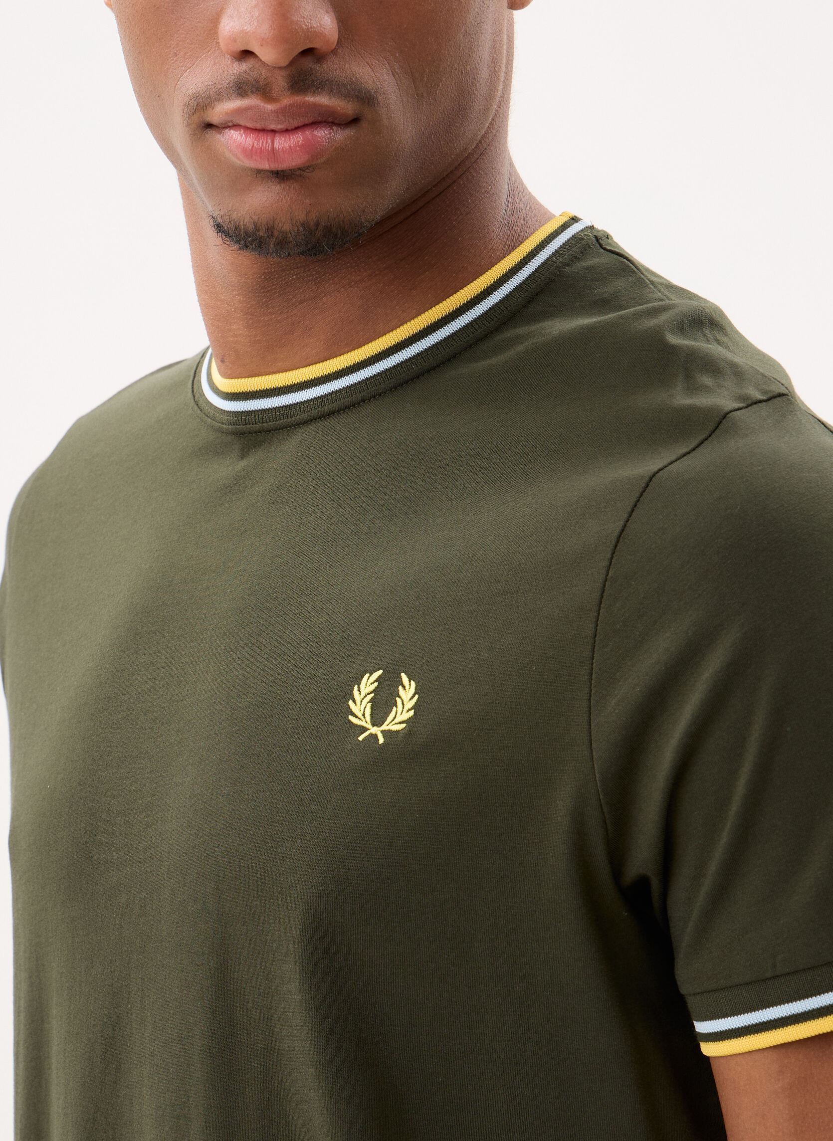 Tee-shirts Twin Tipped T-Shirt homme vert Fred Perry Tee-shirts Twin Tipped T-Shirt homme vert HNTNGR/LGIC/LMNB