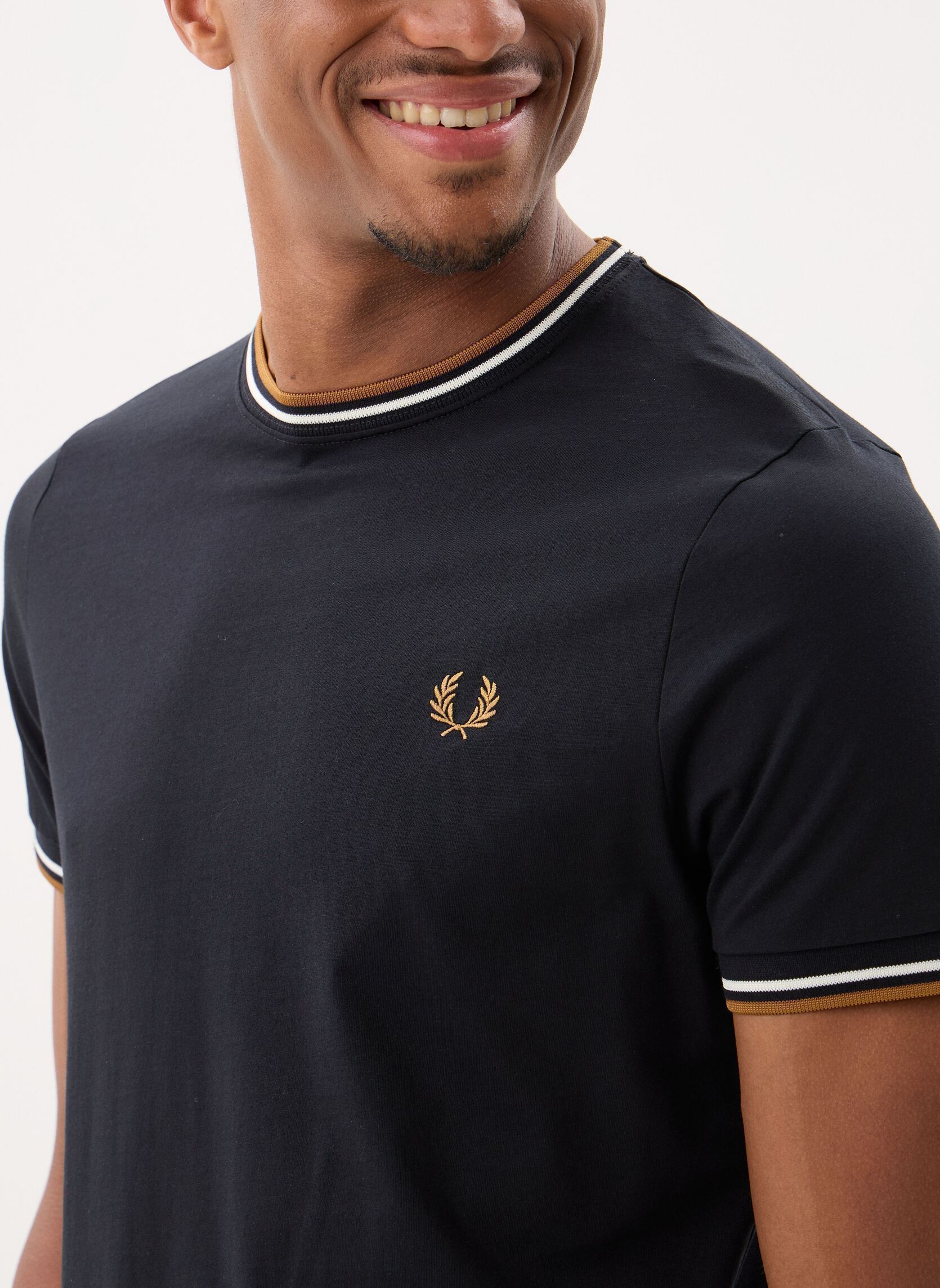 Tee-shirts Twin Tipped T-Shirt homme noir Fred Perry Tee-shirts Twin Tipped T-Shirt homme noir BLACK