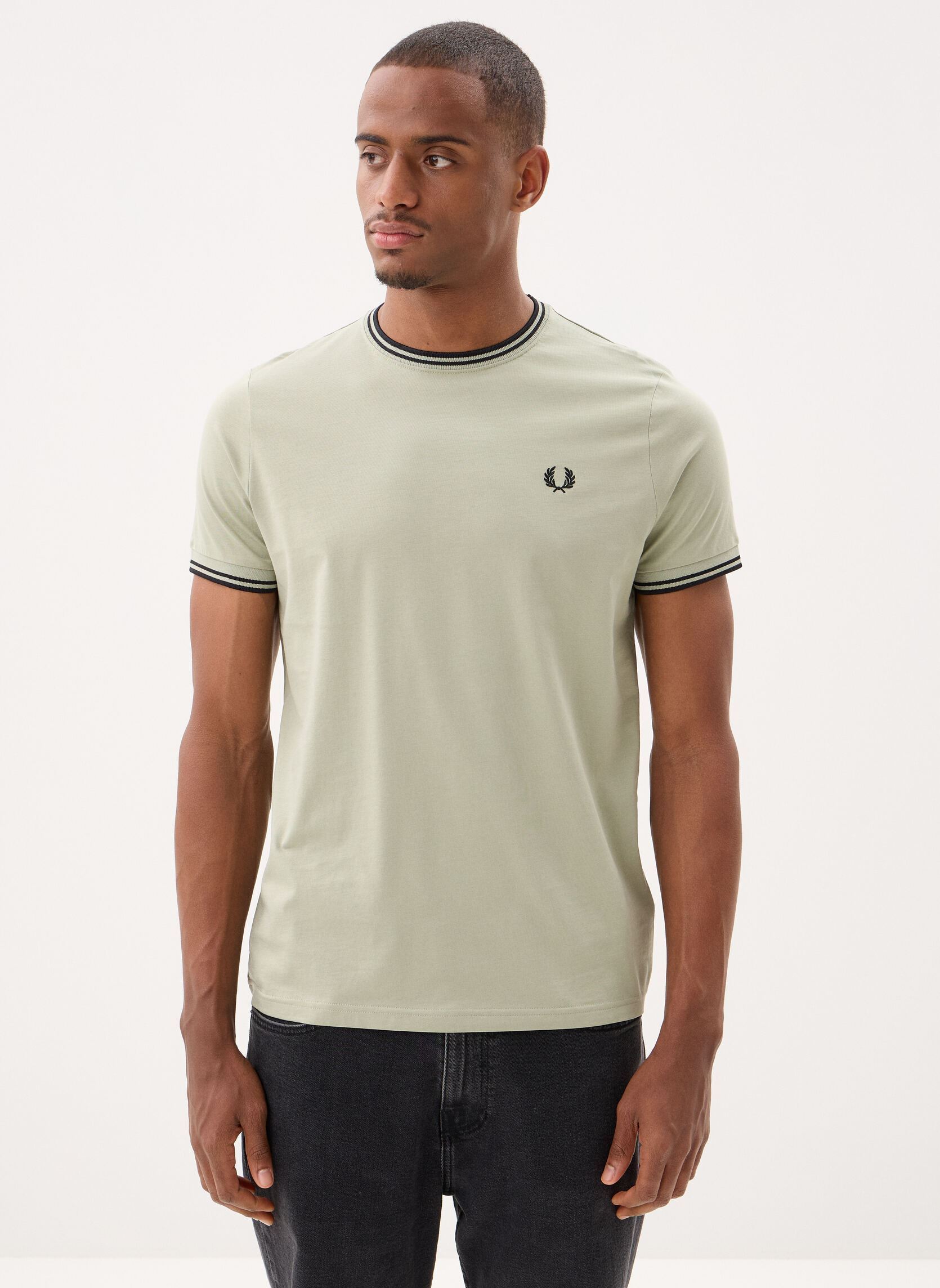 Magliette Twin Tipped T-Shirt uomo beige Fred Perry Magliette Twin Tipped T-Shirt uomo beige SEAGRASS/BLACK