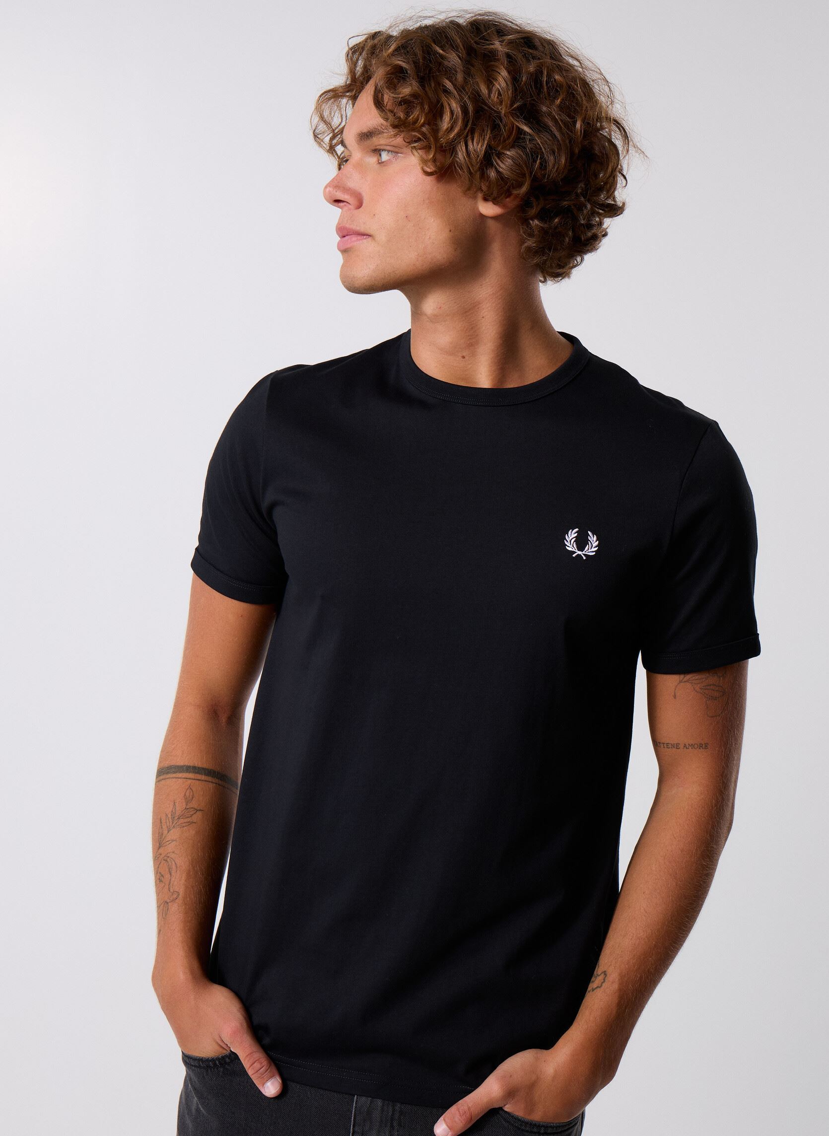 Tee-shirts Ringer T-Shirt homme noir Fred Perry Tee-shirts Ringer T-Shirt homme noir BLACK