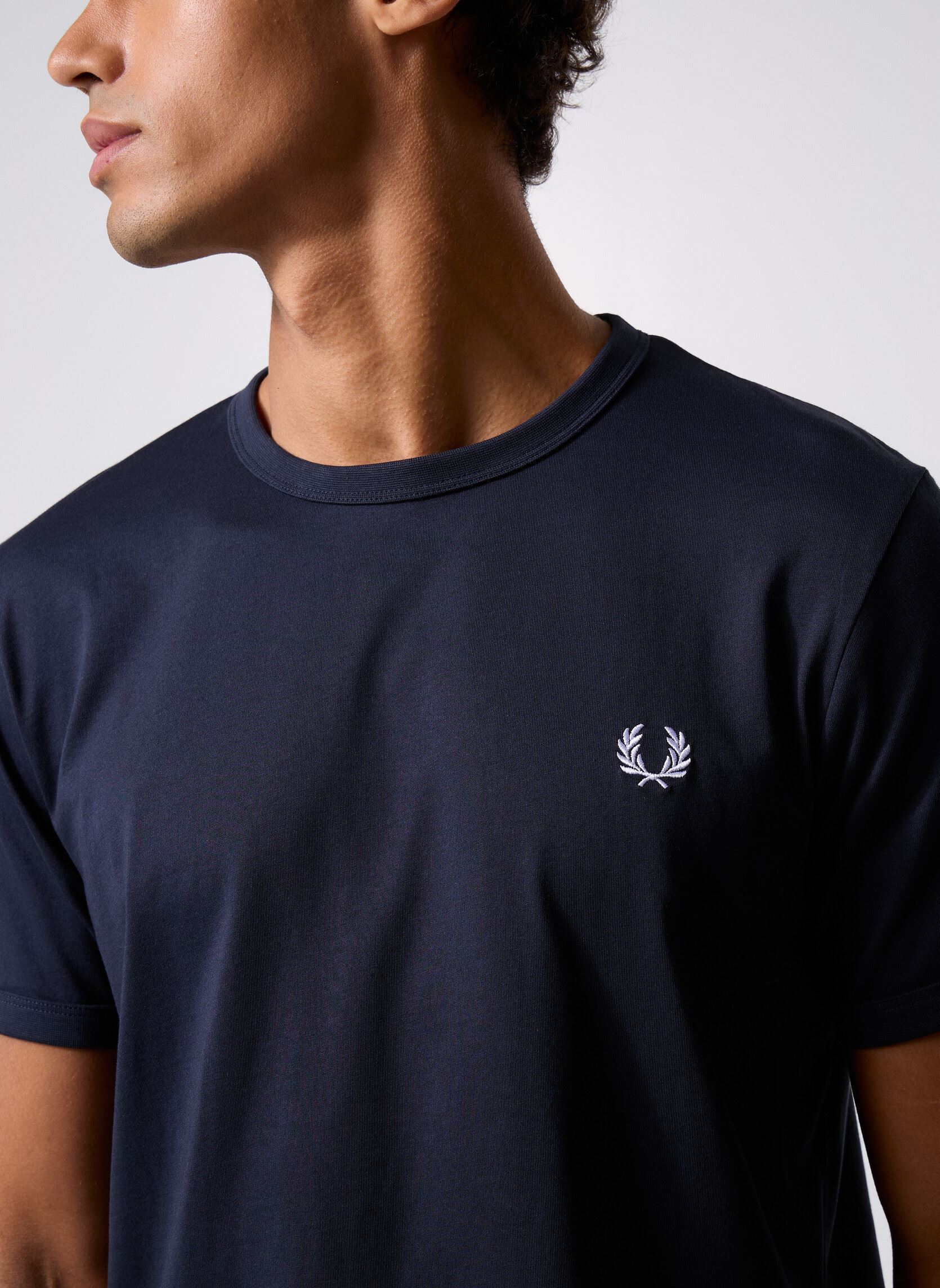 Tee-shirts Ringer T-Shirt homme bleu Fred Perry Tee-shirts Ringer T-Shirt homme bleu NAVY